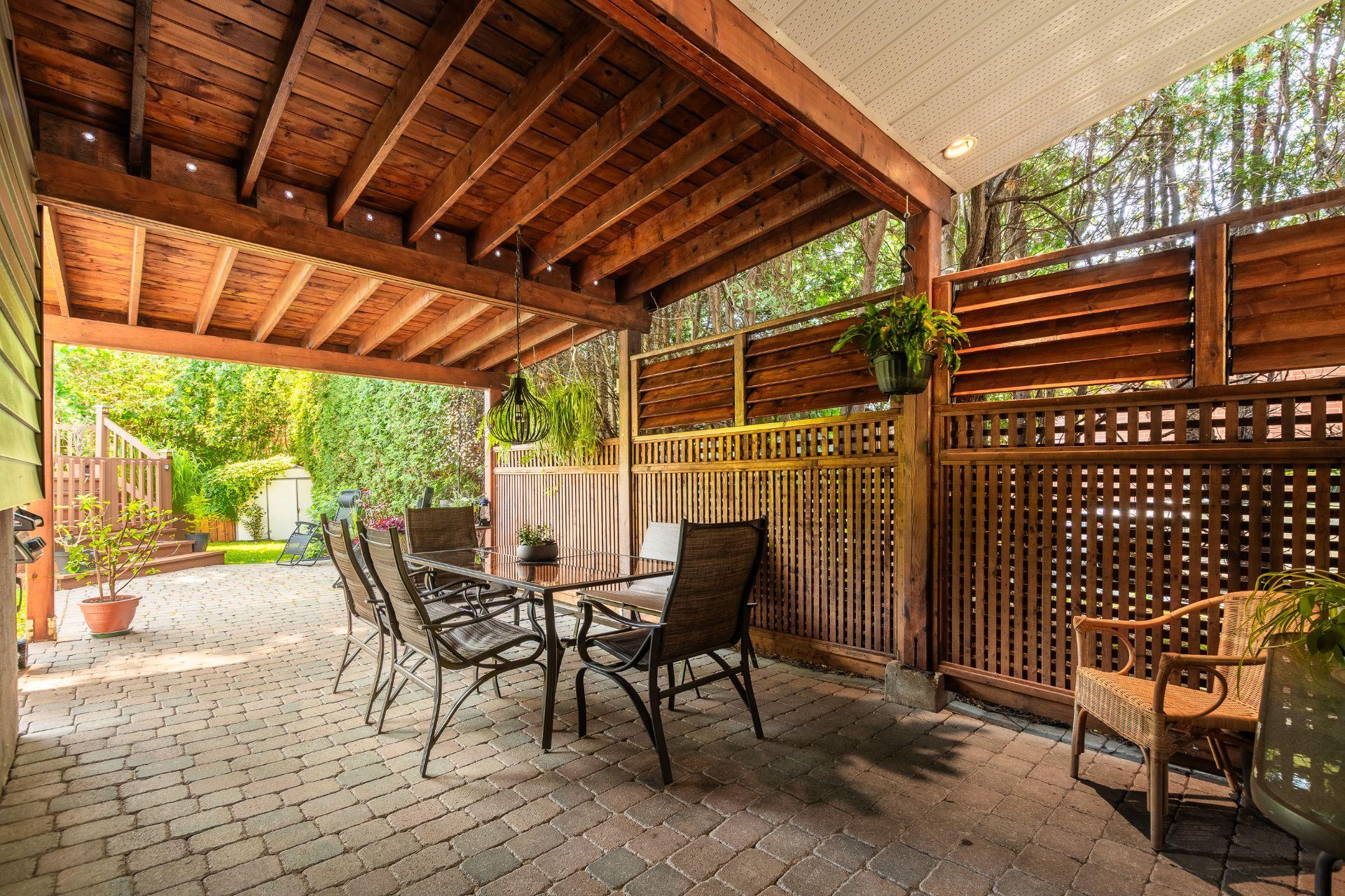 









10


Rue des Lilas

,
Saint-Basile-le-Grand,




QC
J3N1L5

