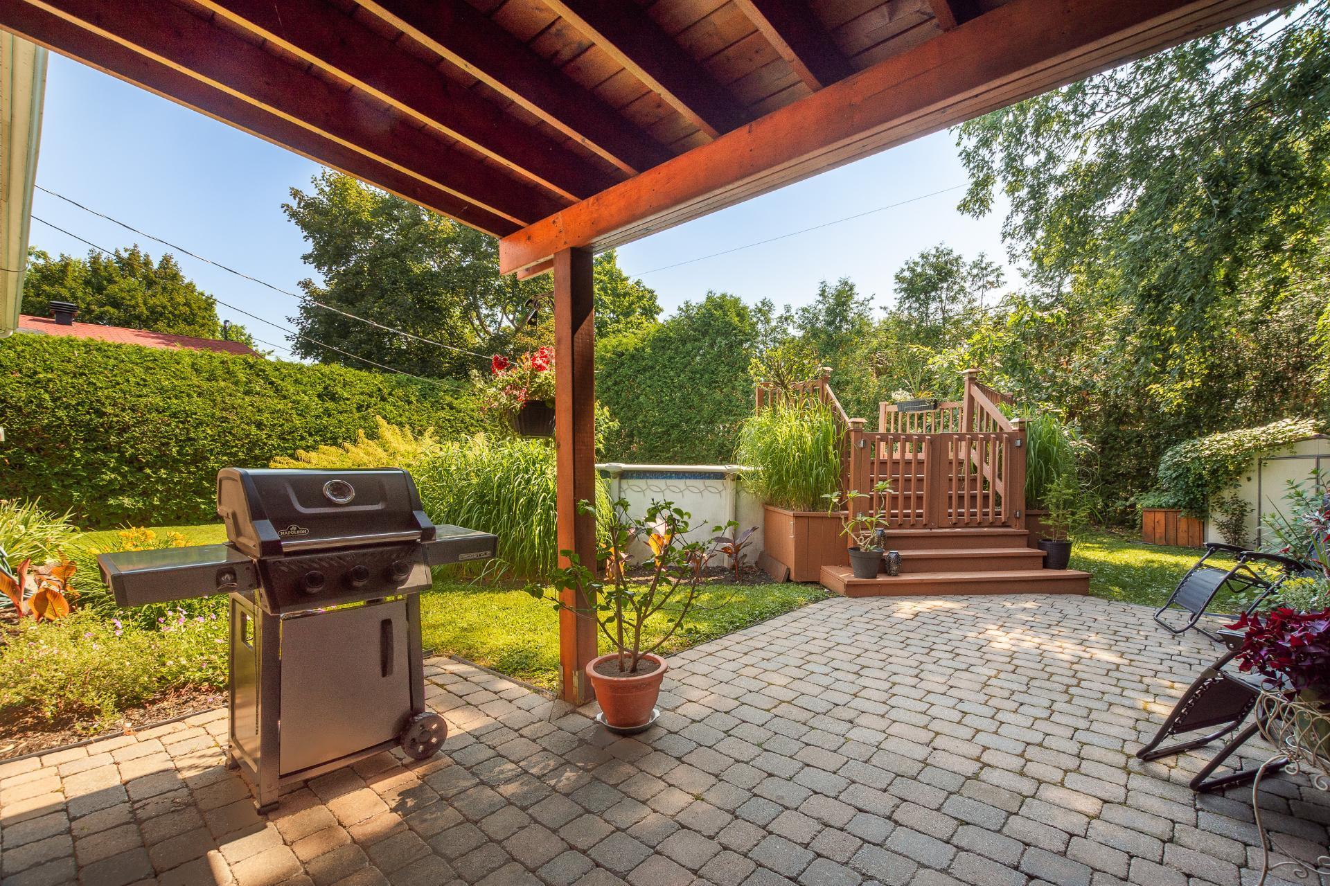









10


Rue des Lilas

,
Saint-Basile-le-Grand,




QC
J3N1L5

