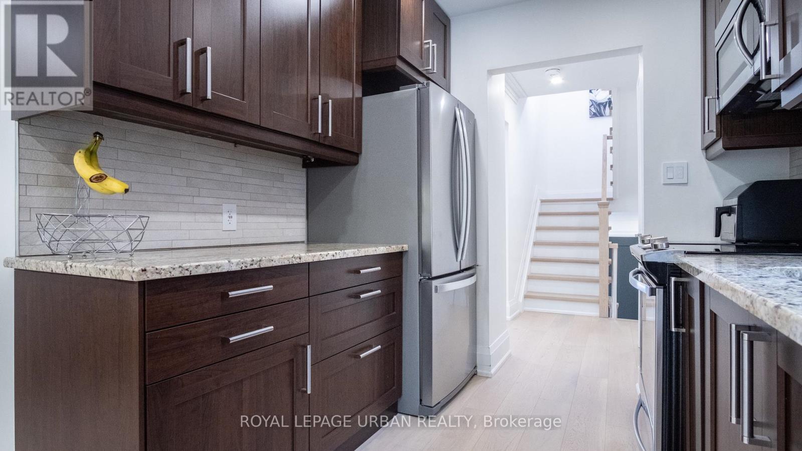 












434 WESTMOUNT AVENUE

,
Toronto,




Ontario
M6E3N5

