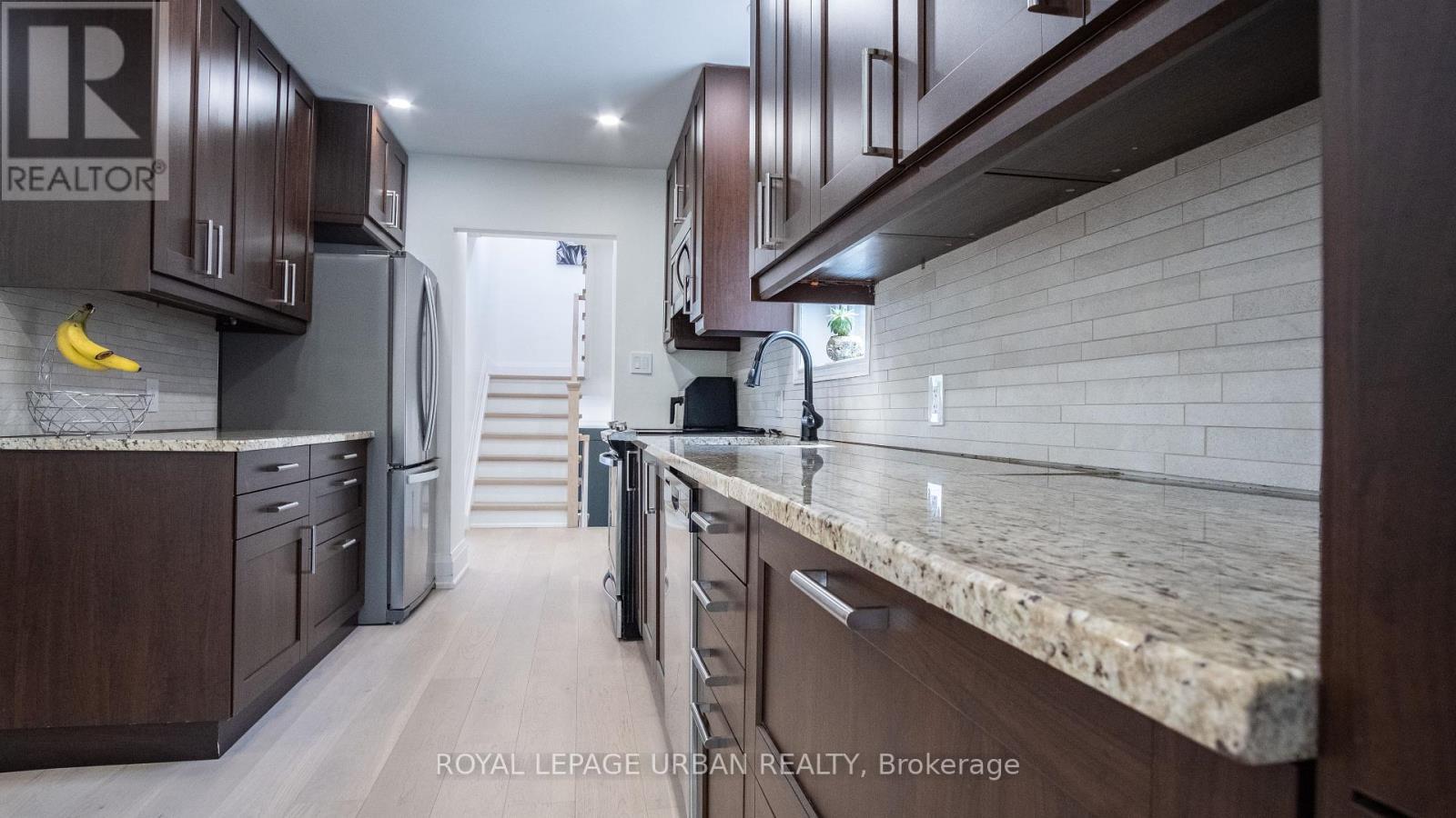












434 WESTMOUNT AVENUE

,
Toronto,




Ontario
M6E3N5

