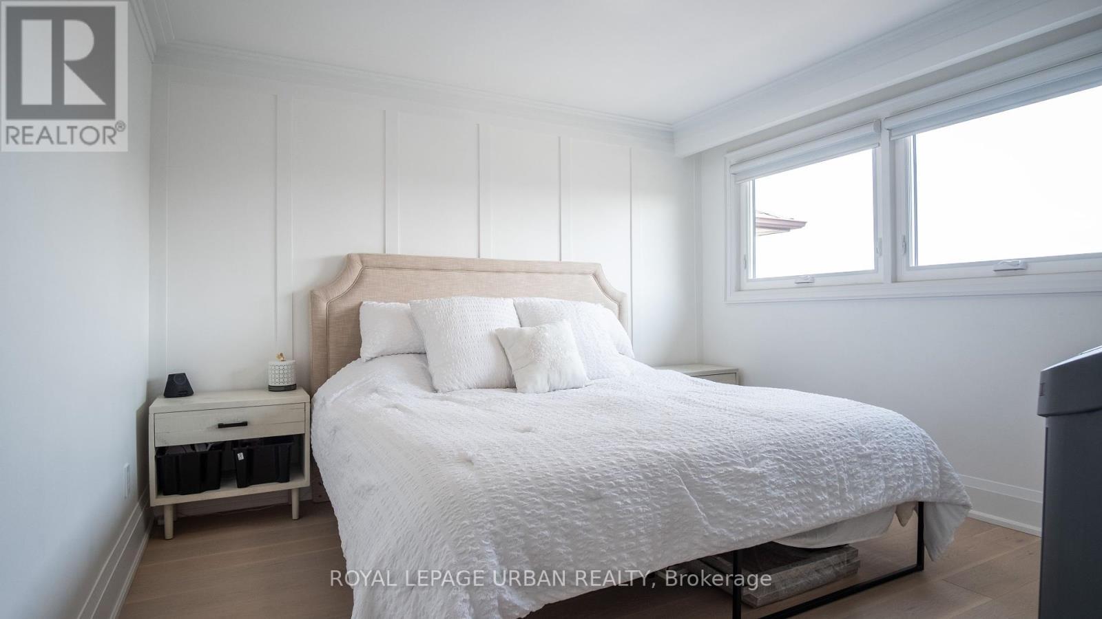 












434 WESTMOUNT AVENUE

,
Toronto,




Ontario
M6E3N5

