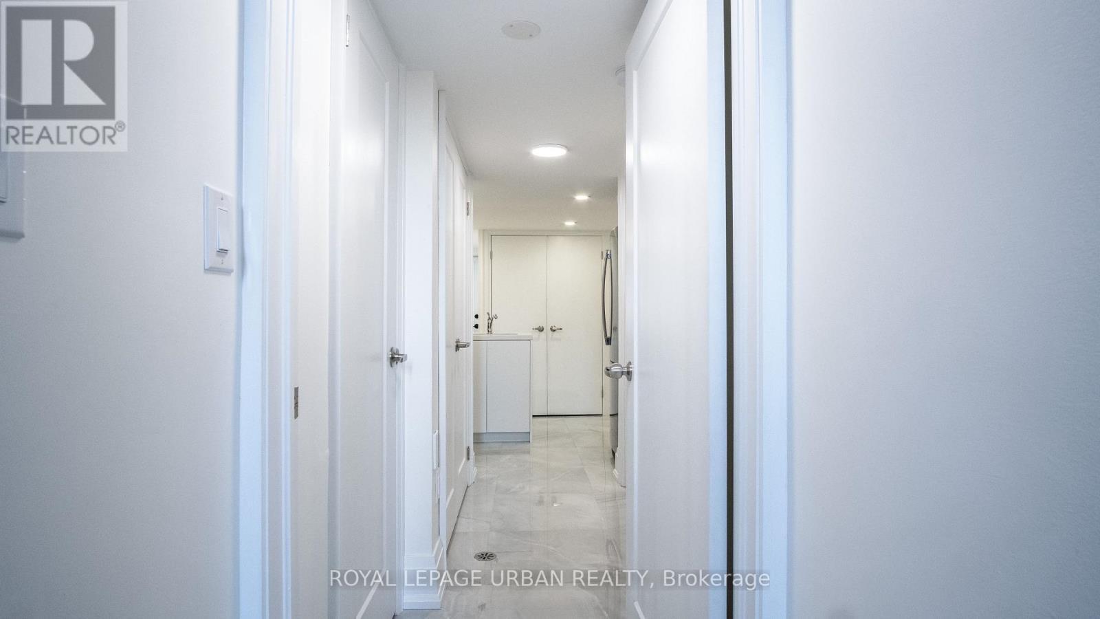 












434 WESTMOUNT AVENUE

,
Toronto,




Ontario
M6E3N5


