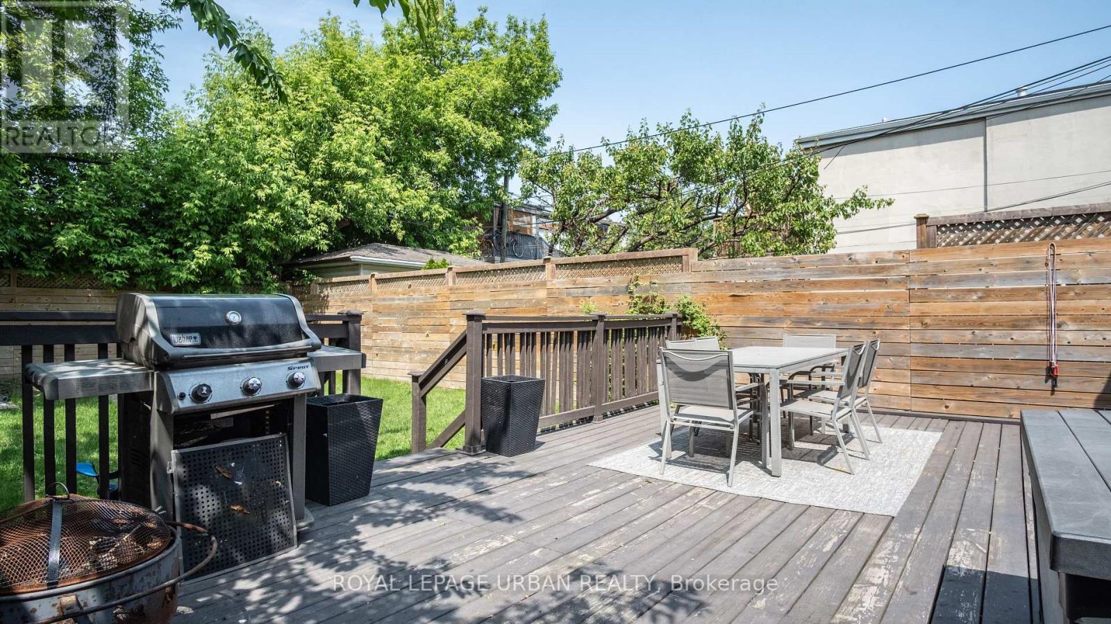 












434 WESTMOUNT AVENUE

,
Toronto,




Ontario
M6E3N5

