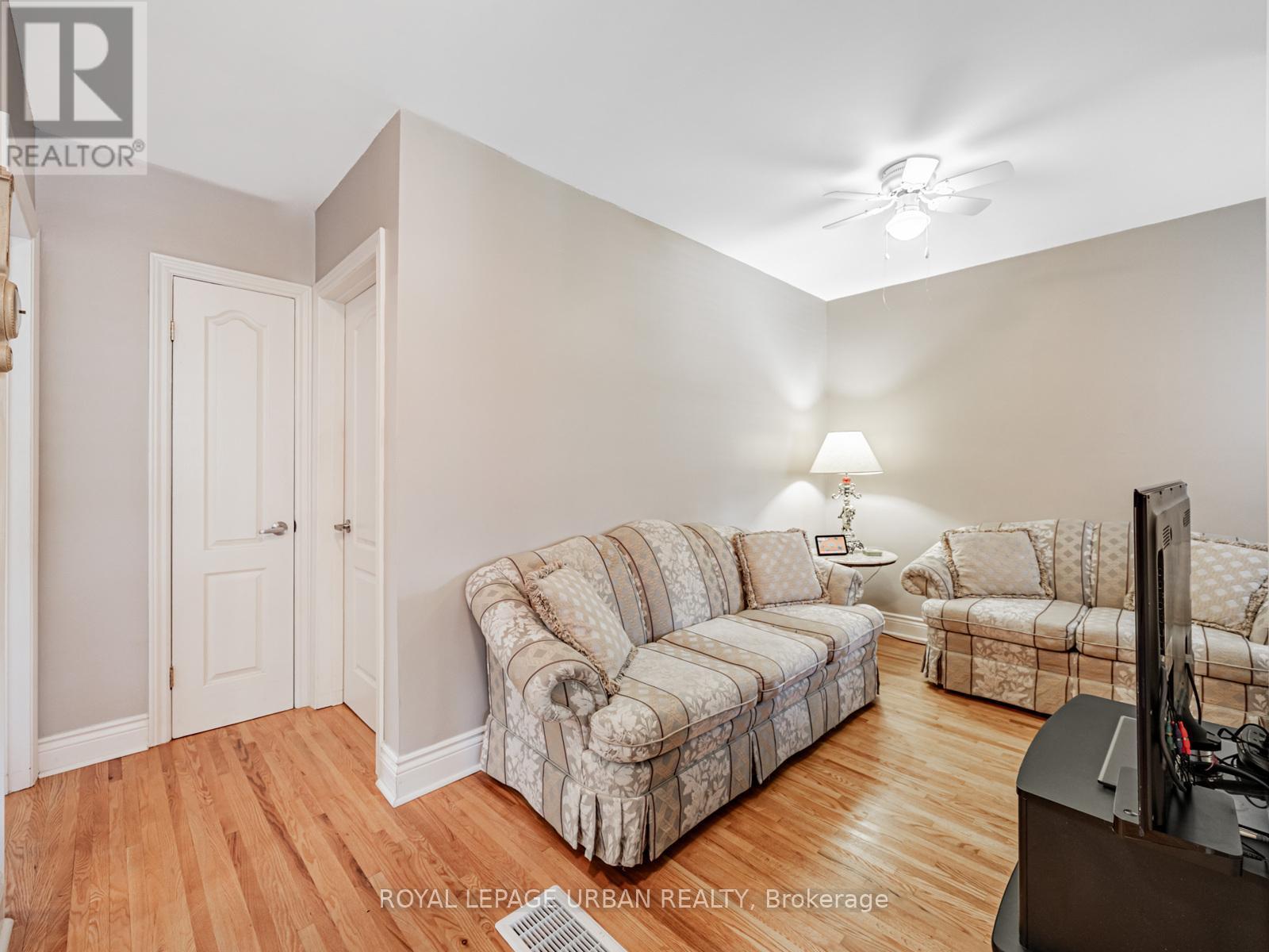 












16 MOZART AVENUE

,
Toronto,




Ontario
M1K2V9

