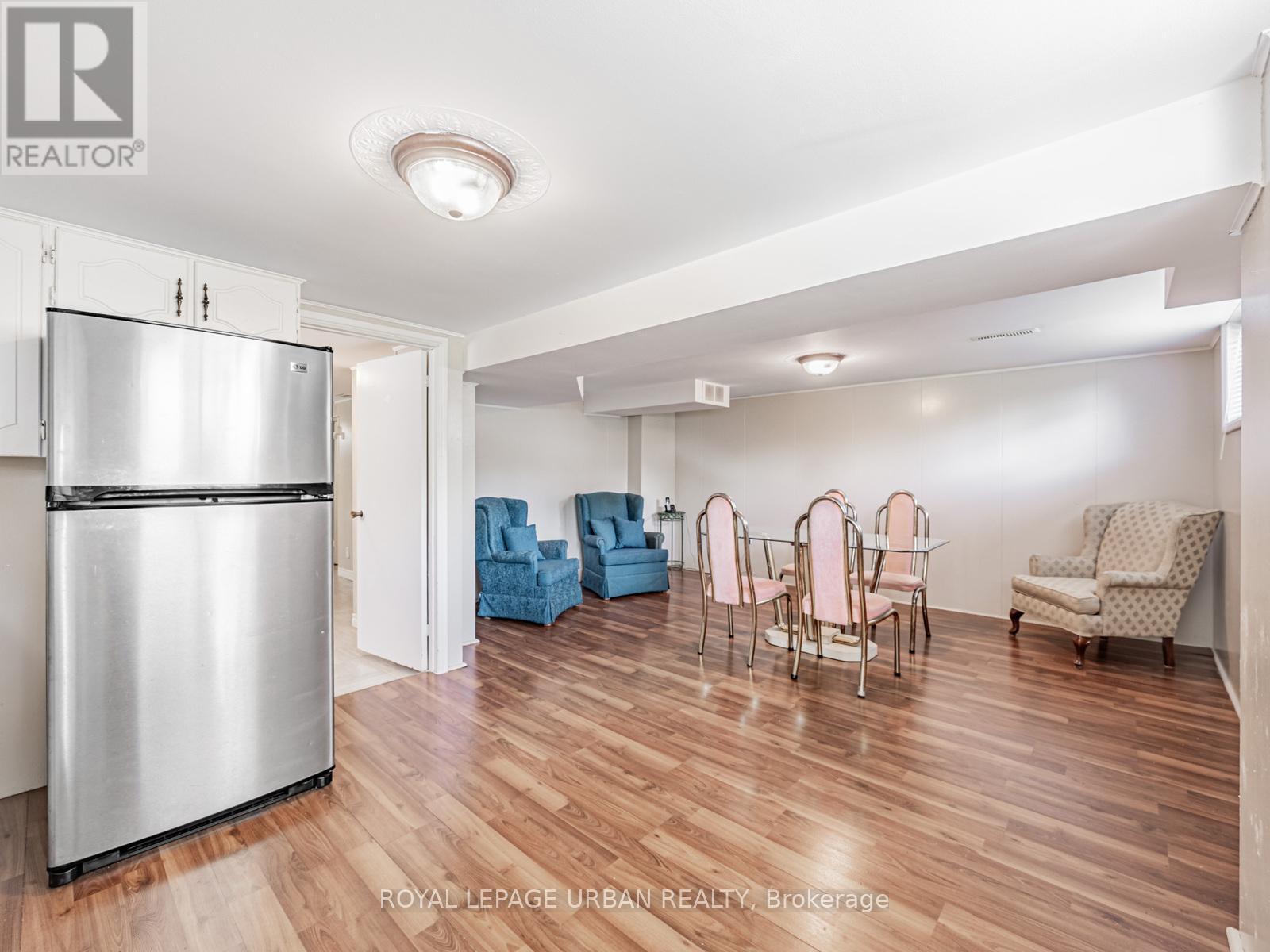 












16 MOZART AVENUE

,
Toronto,




Ontario
M1K2V9

