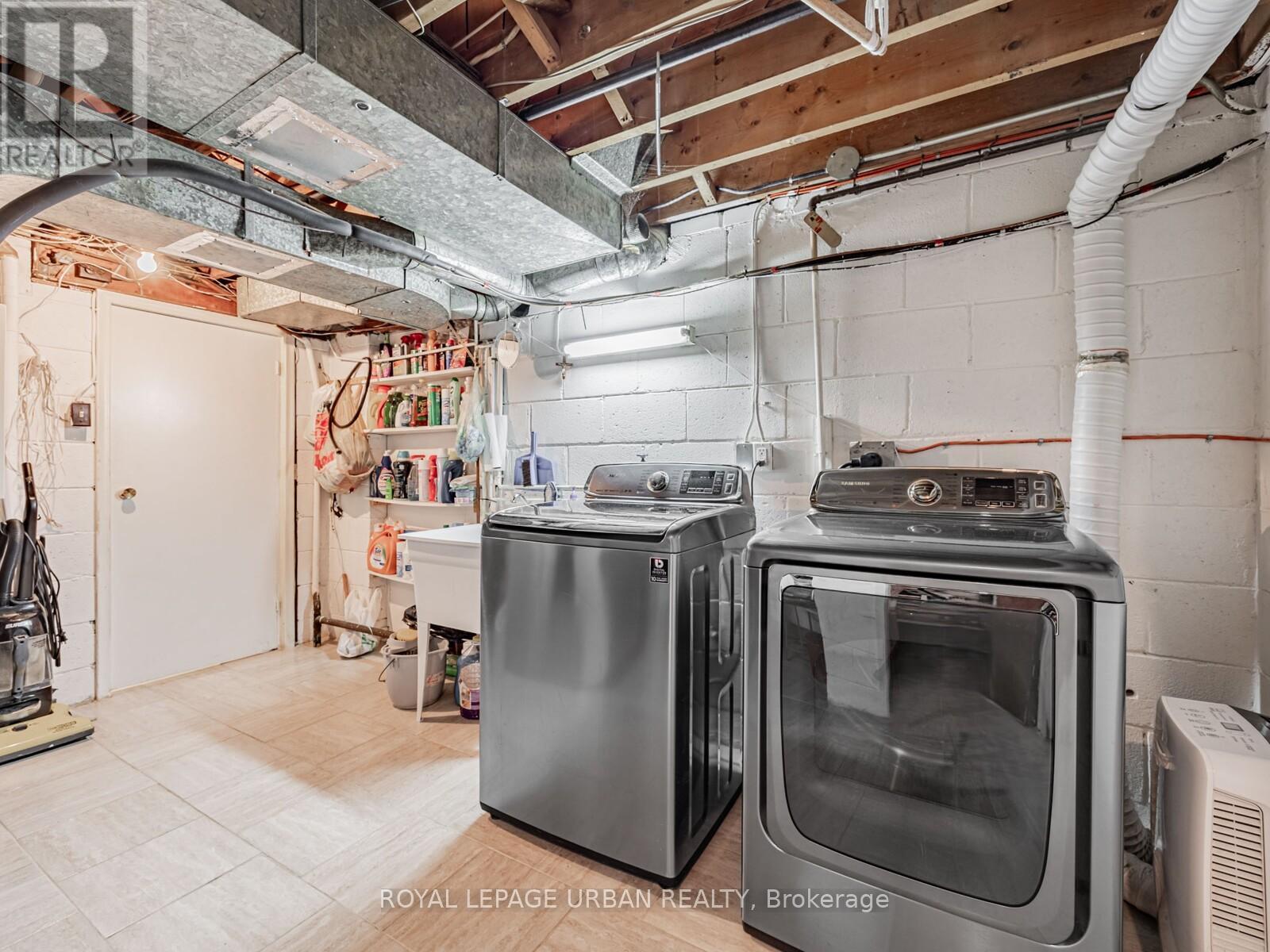 












16 MOZART AVENUE

,
Toronto,




Ontario
M1K2V9

