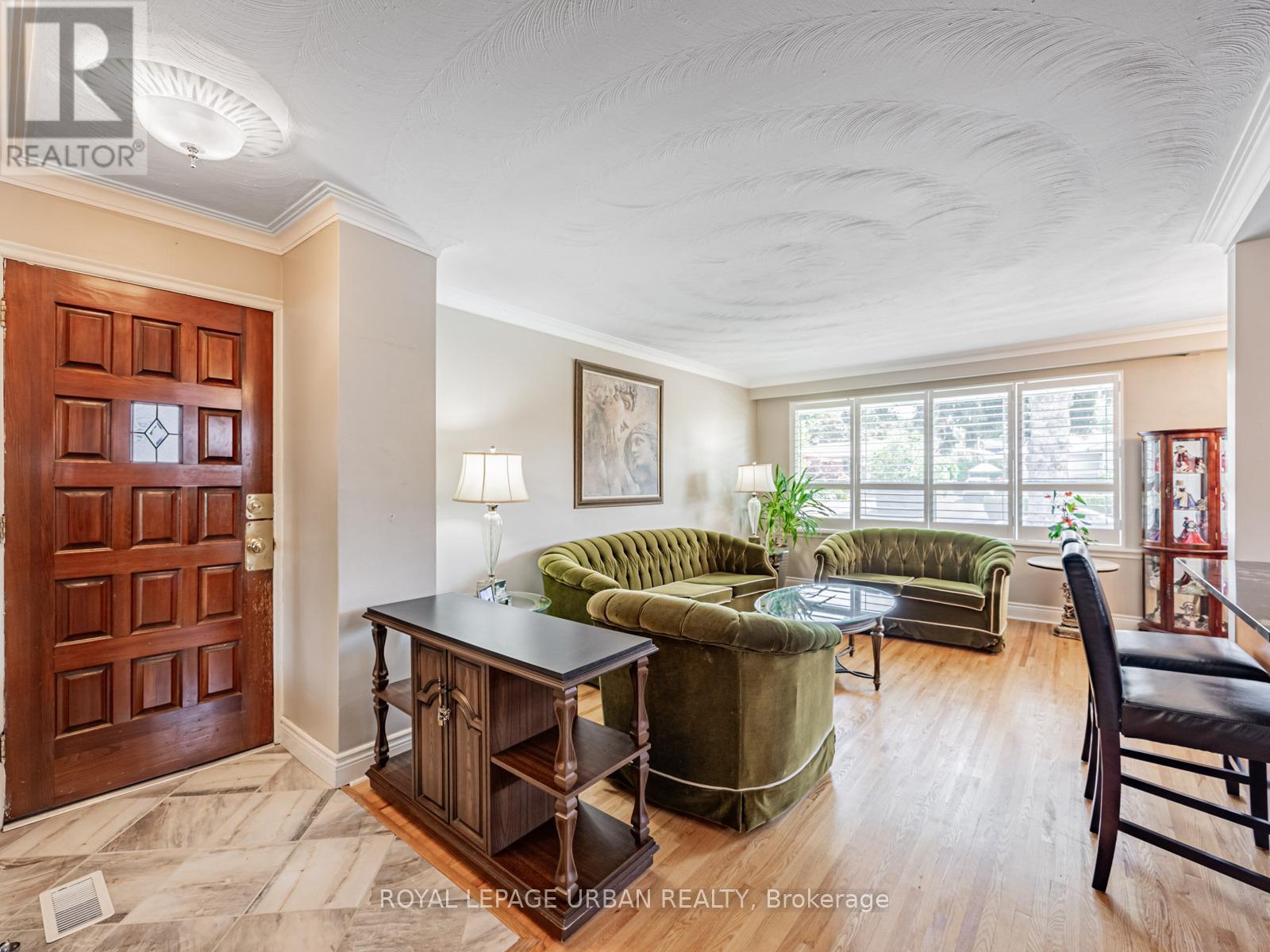 












16 MOZART AVENUE

,
Toronto,




Ontario
M1K2V9

