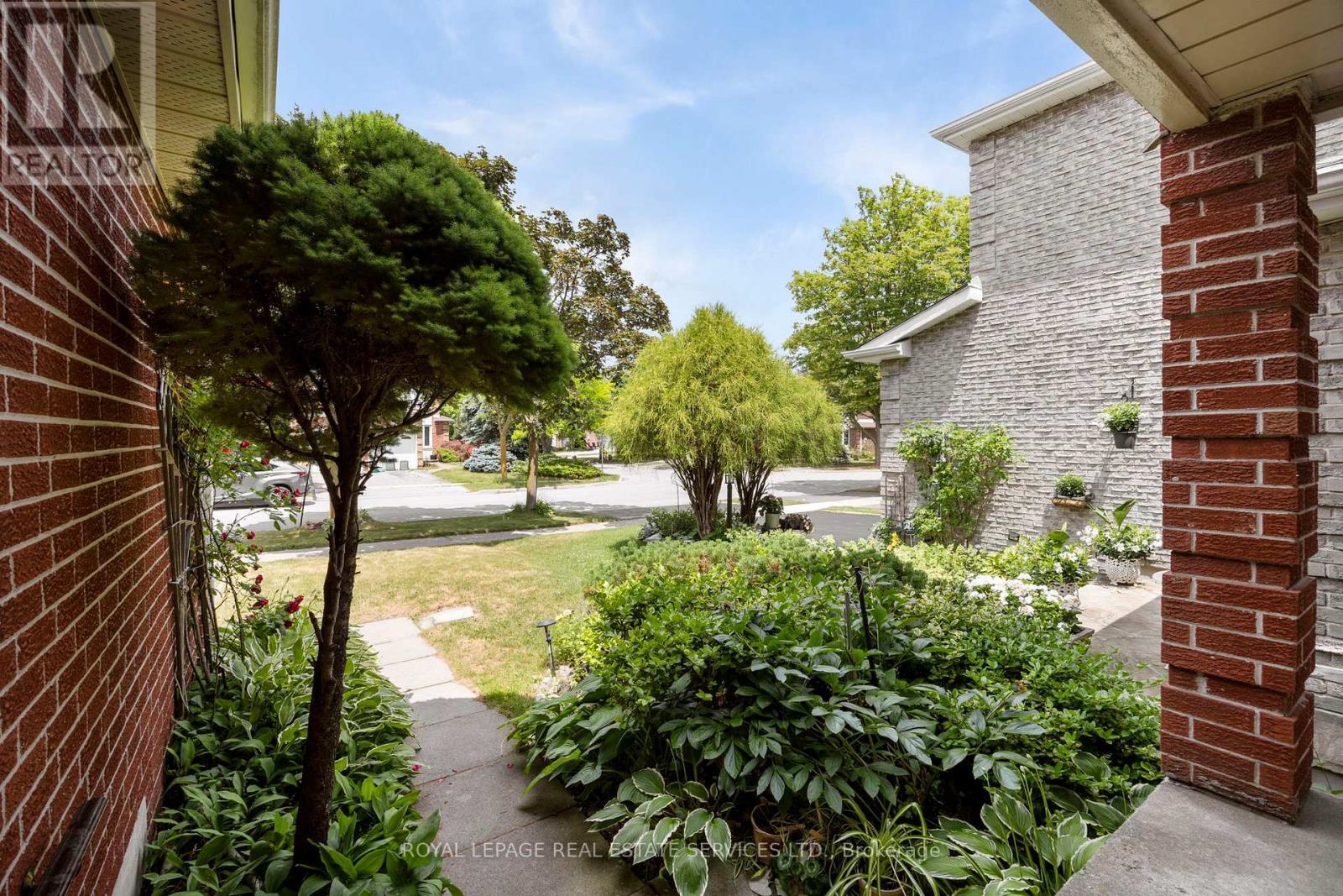 












119 HEATHERTON WAY

,
Vaughan,




Ontario
L4J3E7

