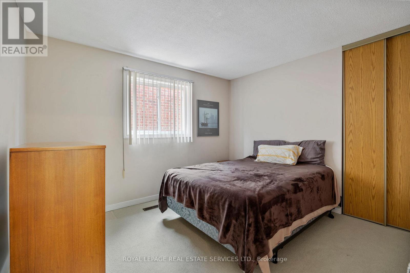












119 HEATHERTON WAY

,
Vaughan,




Ontario
L4J3E7

