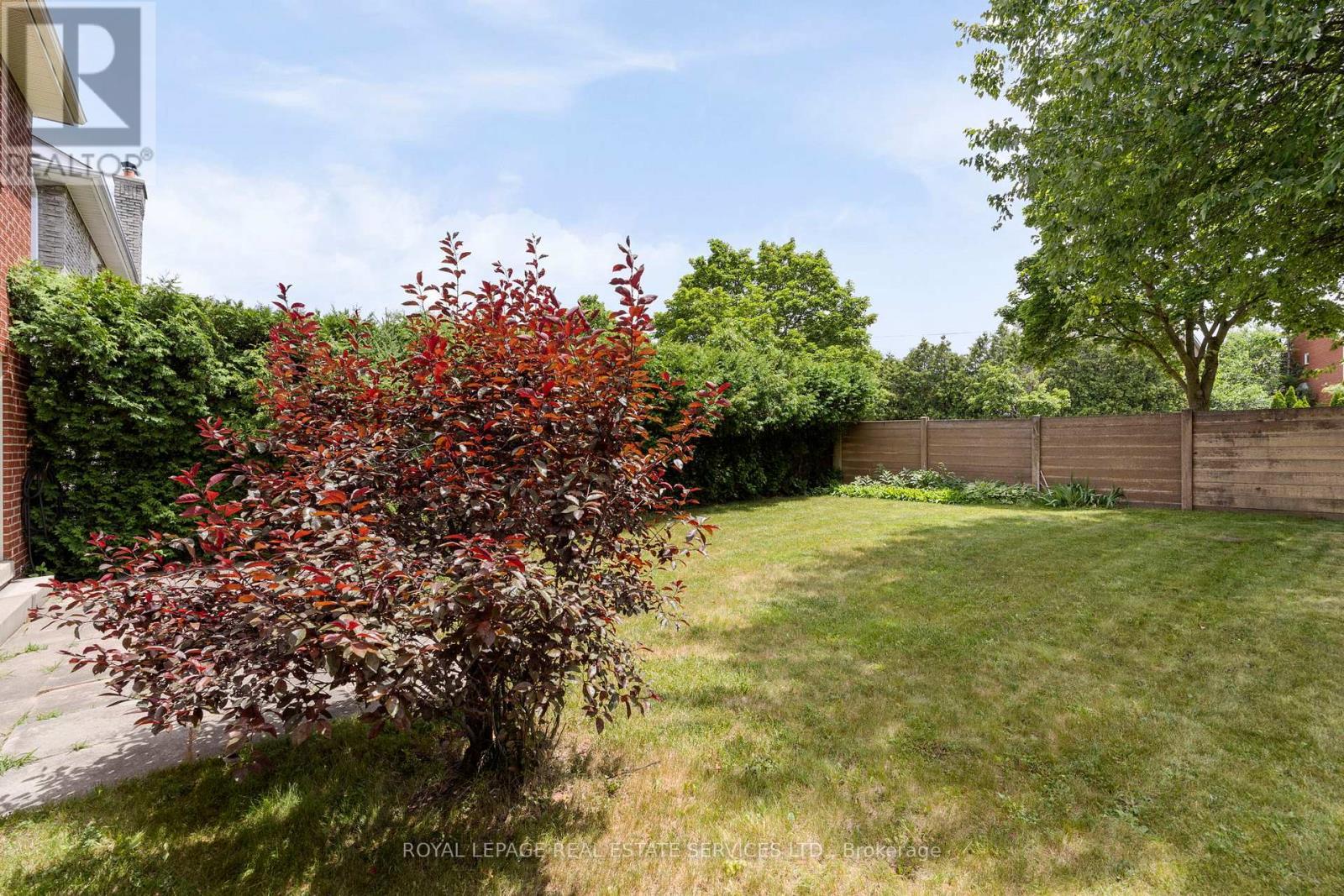 












119 HEATHERTON WAY

,
Vaughan,




Ontario
L4J3E7

