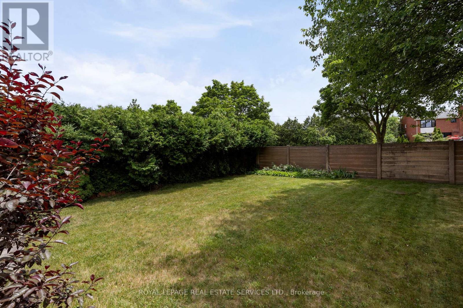 












119 HEATHERTON WAY

,
Vaughan,




Ontario
L4J3E7

