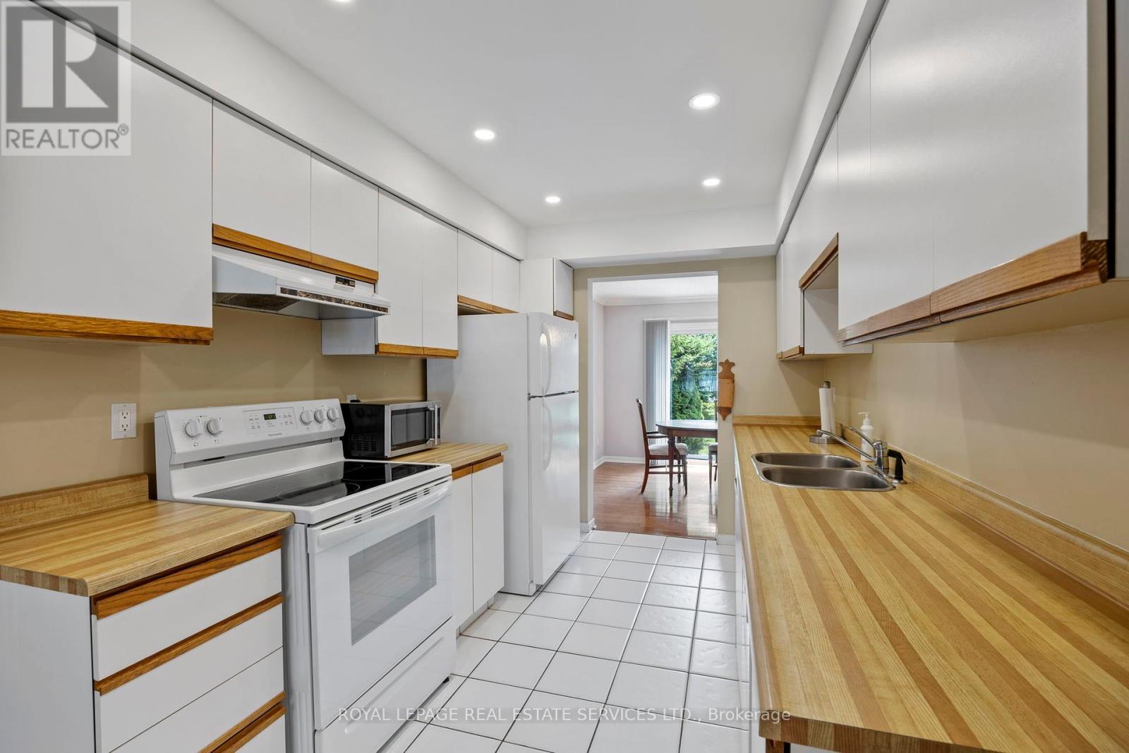 












119 HEATHERTON WAY

,
Vaughan,




Ontario
L4J3E7

