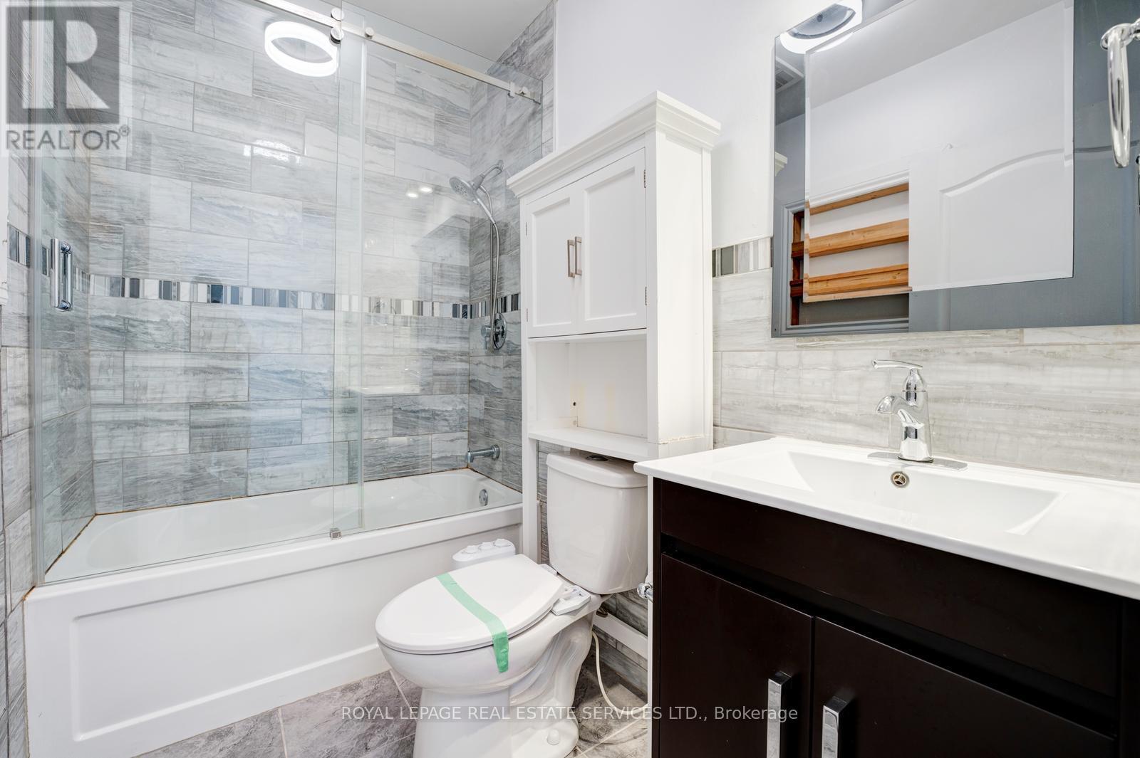 












310 SILVERTHORN AVENUE

,
Toronto,




Ontario
M6N3K6

