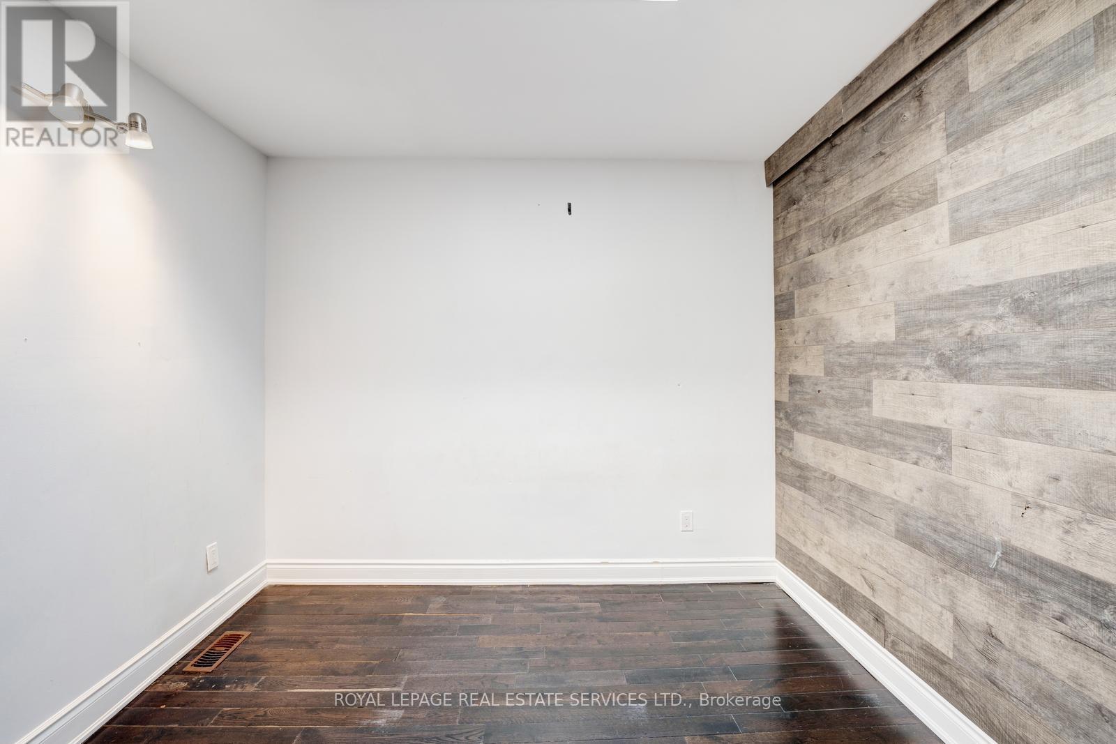 












310 SILVERTHORN AVENUE

,
Toronto,




Ontario
M6N3K6

