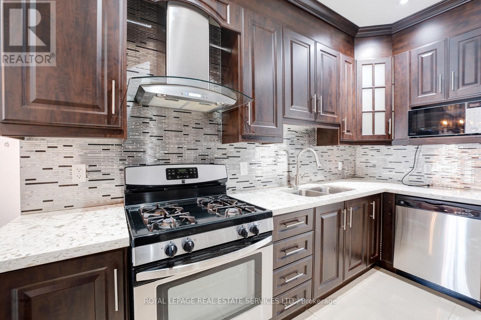 












310 SILVERTHORN AVENUE

,
Toronto,




Ontario
M6N3K6

