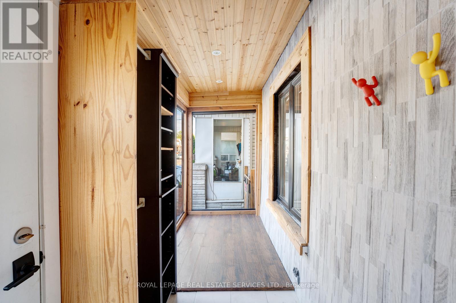 












310 SILVERTHORN AVENUE

,
Toronto,




Ontario
M6N3K6

