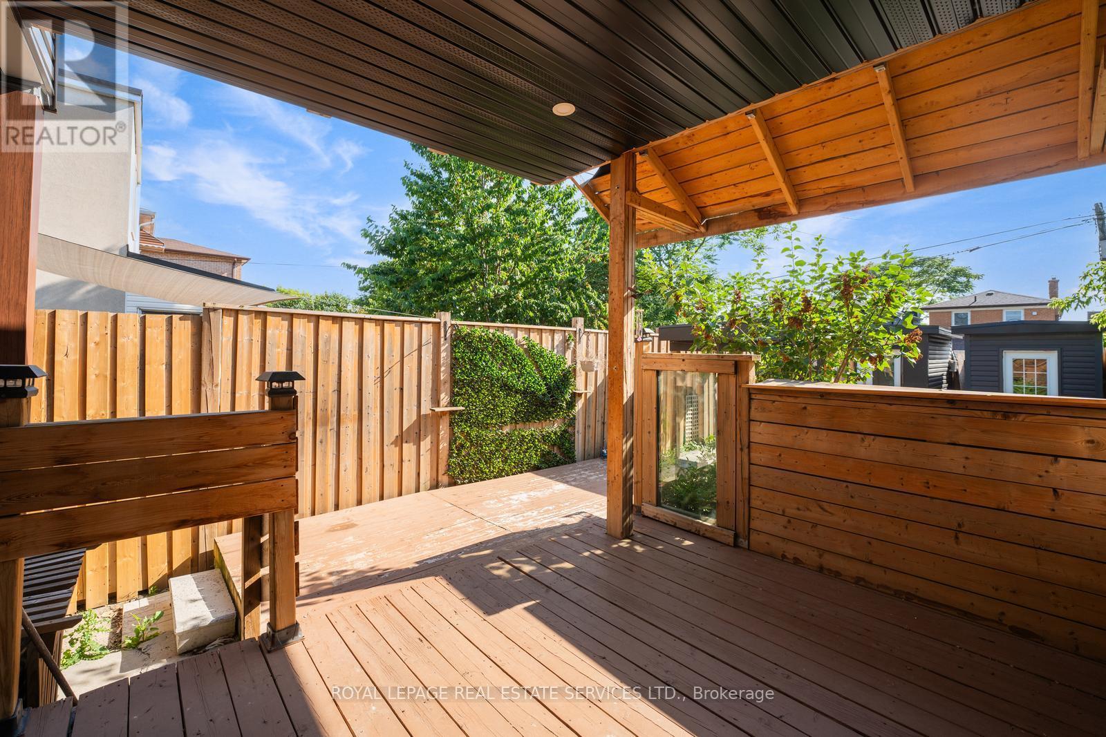 












310 SILVERTHORN AVENUE

,
Toronto,




Ontario
M6N3K6

