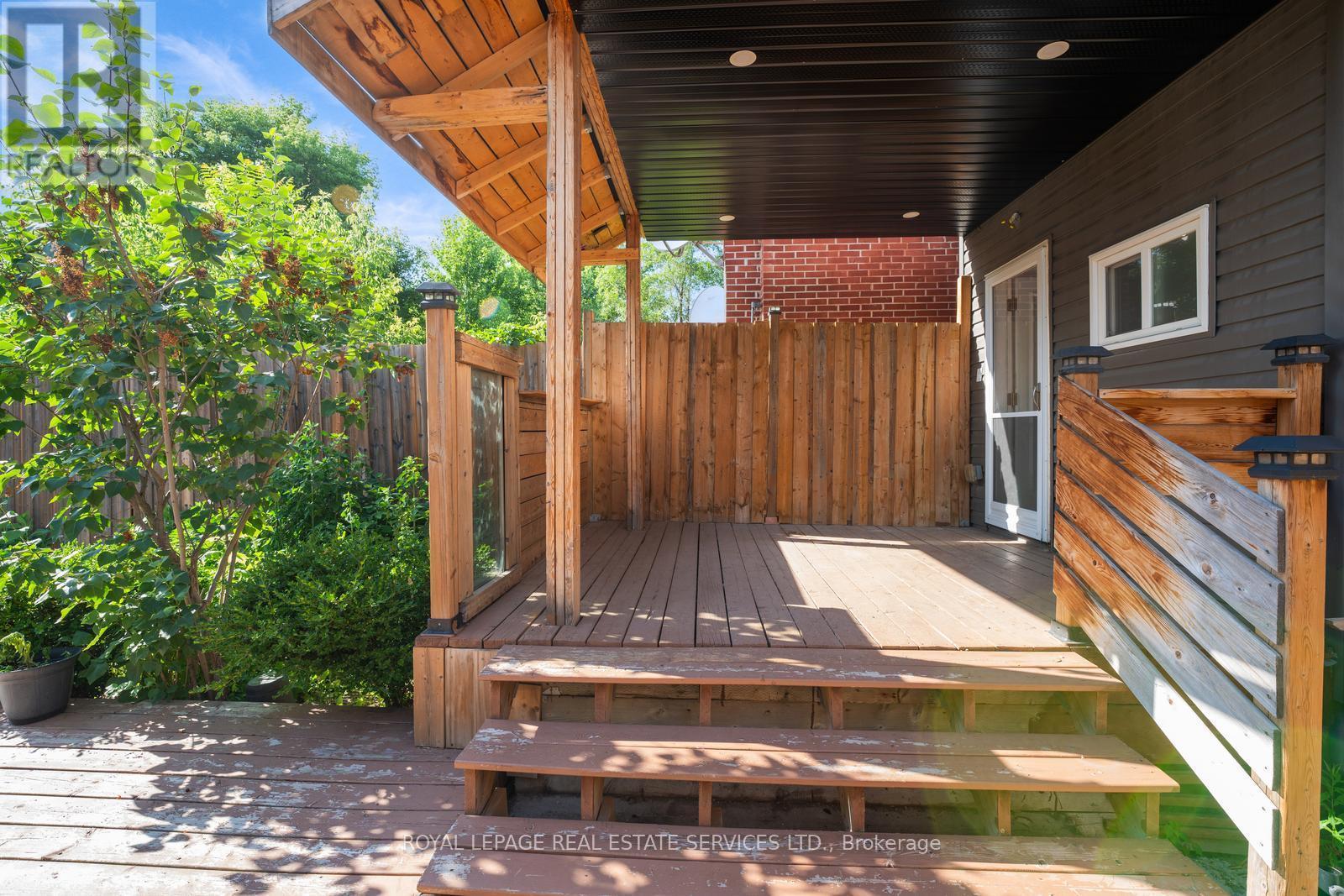 












310 SILVERTHORN AVENUE

,
Toronto,




Ontario
M6N3K6

