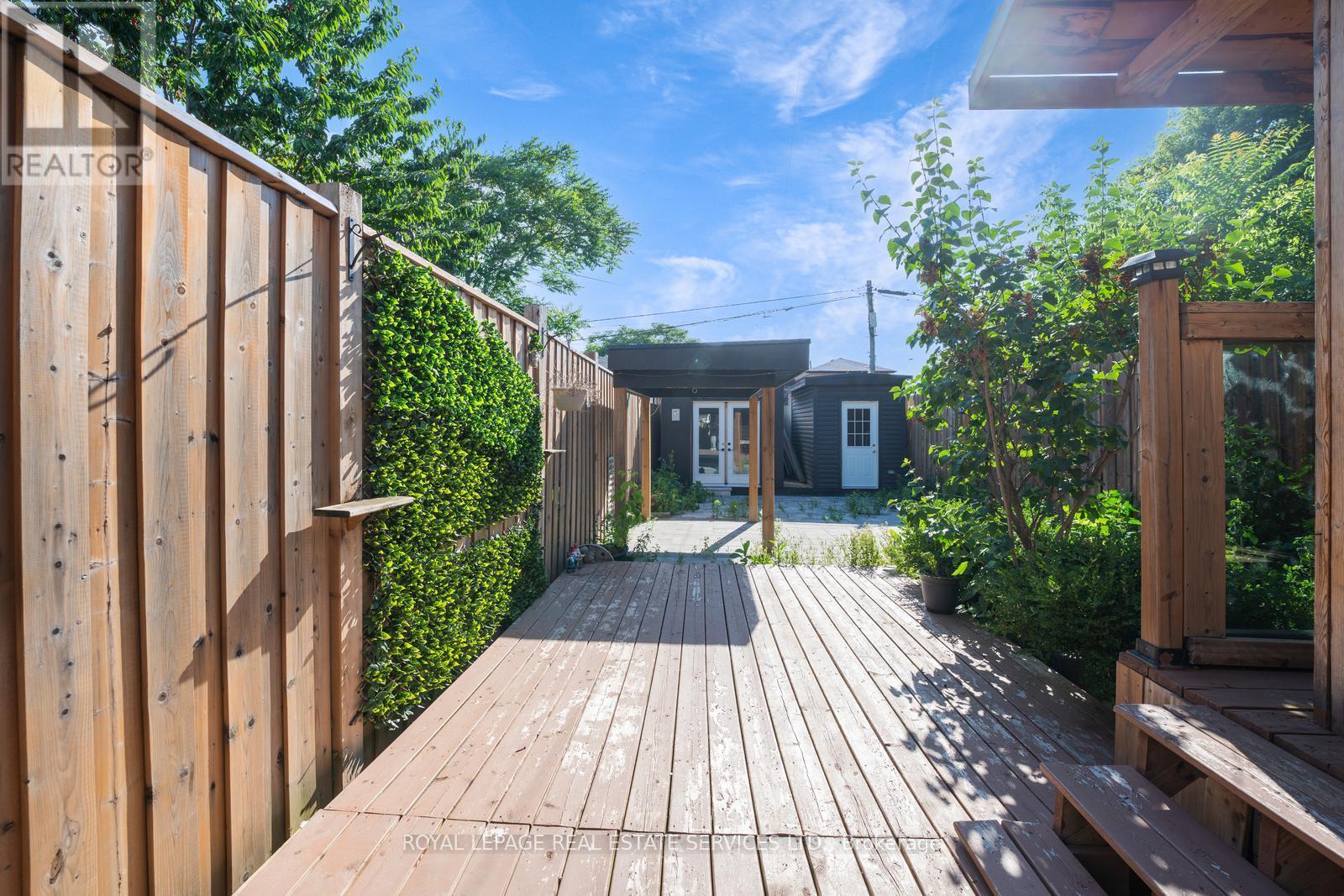 












310 SILVERTHORN AVENUE

,
Toronto,




Ontario
M6N3K6


