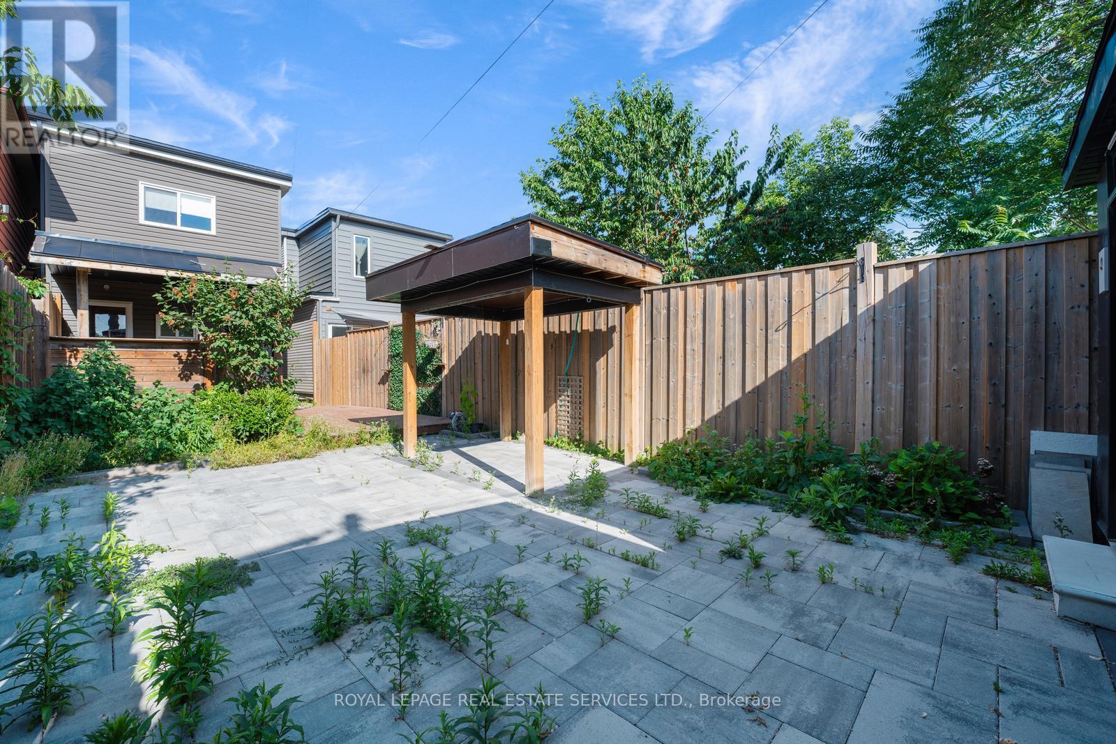 












310 SILVERTHORN AVENUE

,
Toronto,




Ontario
M6N3K6

