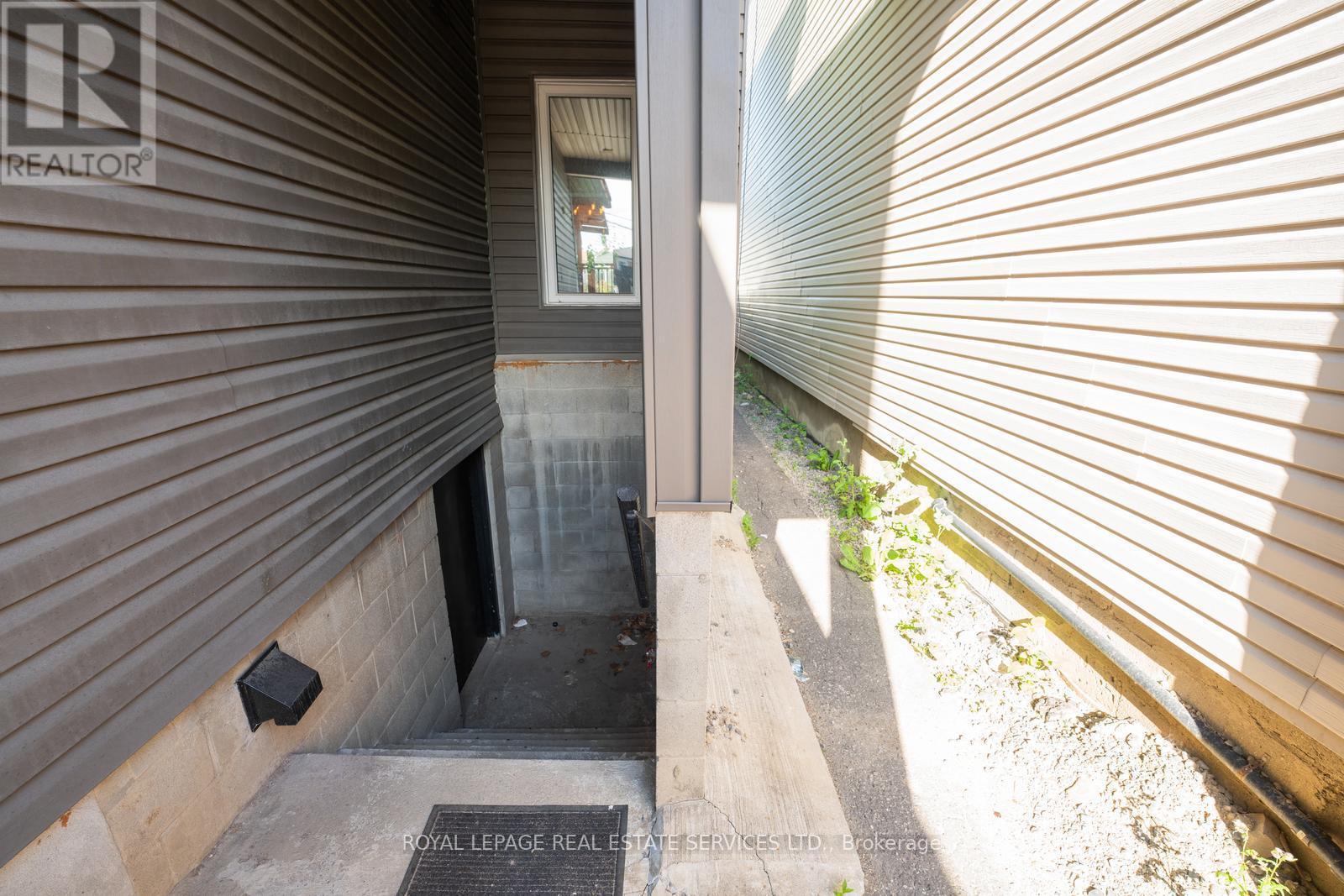 












310 SILVERTHORN AVENUE

,
Toronto,




Ontario
M6N3K6

