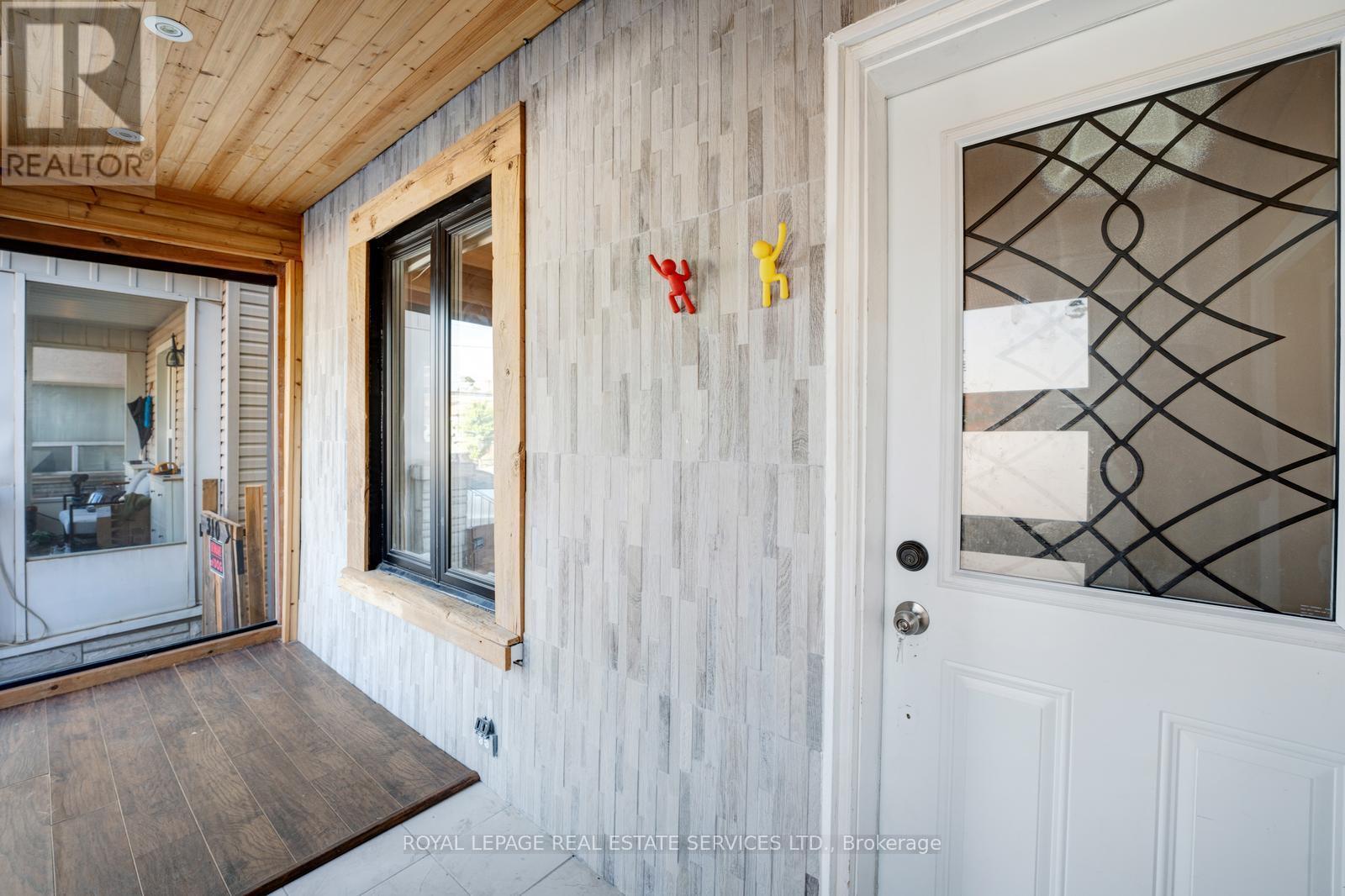 












310 SILVERTHORN AVENUE

,
Toronto,




Ontario
M6N3K6

