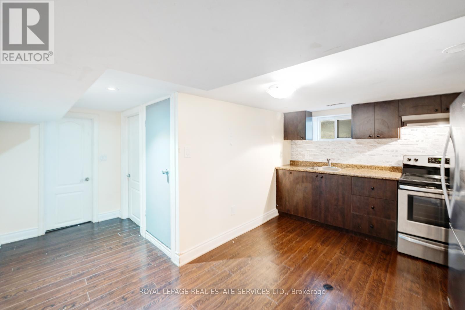 












310 SILVERTHORN AVENUE

,
Toronto,




Ontario
M6N3K6

