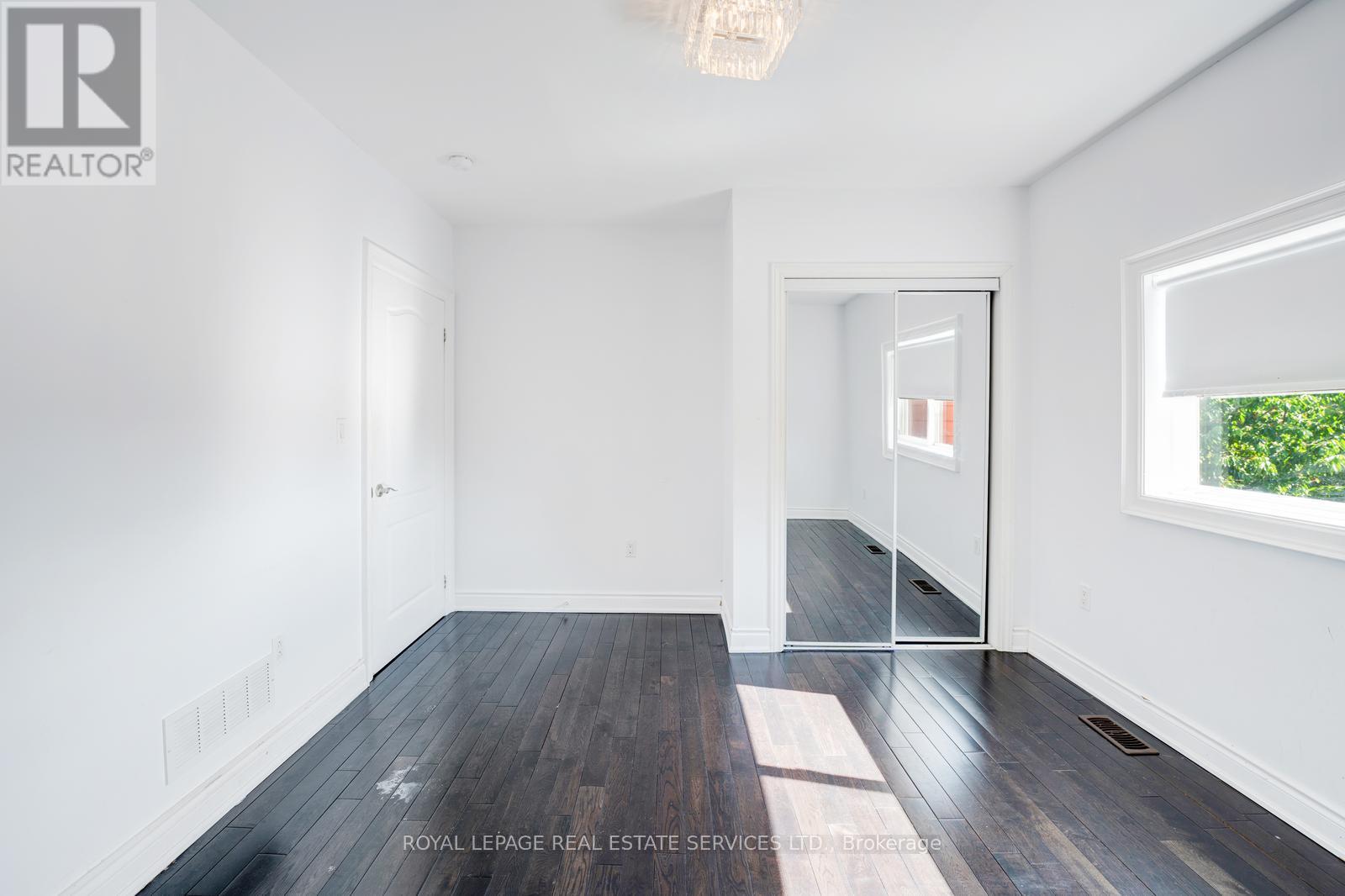 












310 SILVERTHORN AVENUE

,
Toronto,




Ontario
M6N3K6

