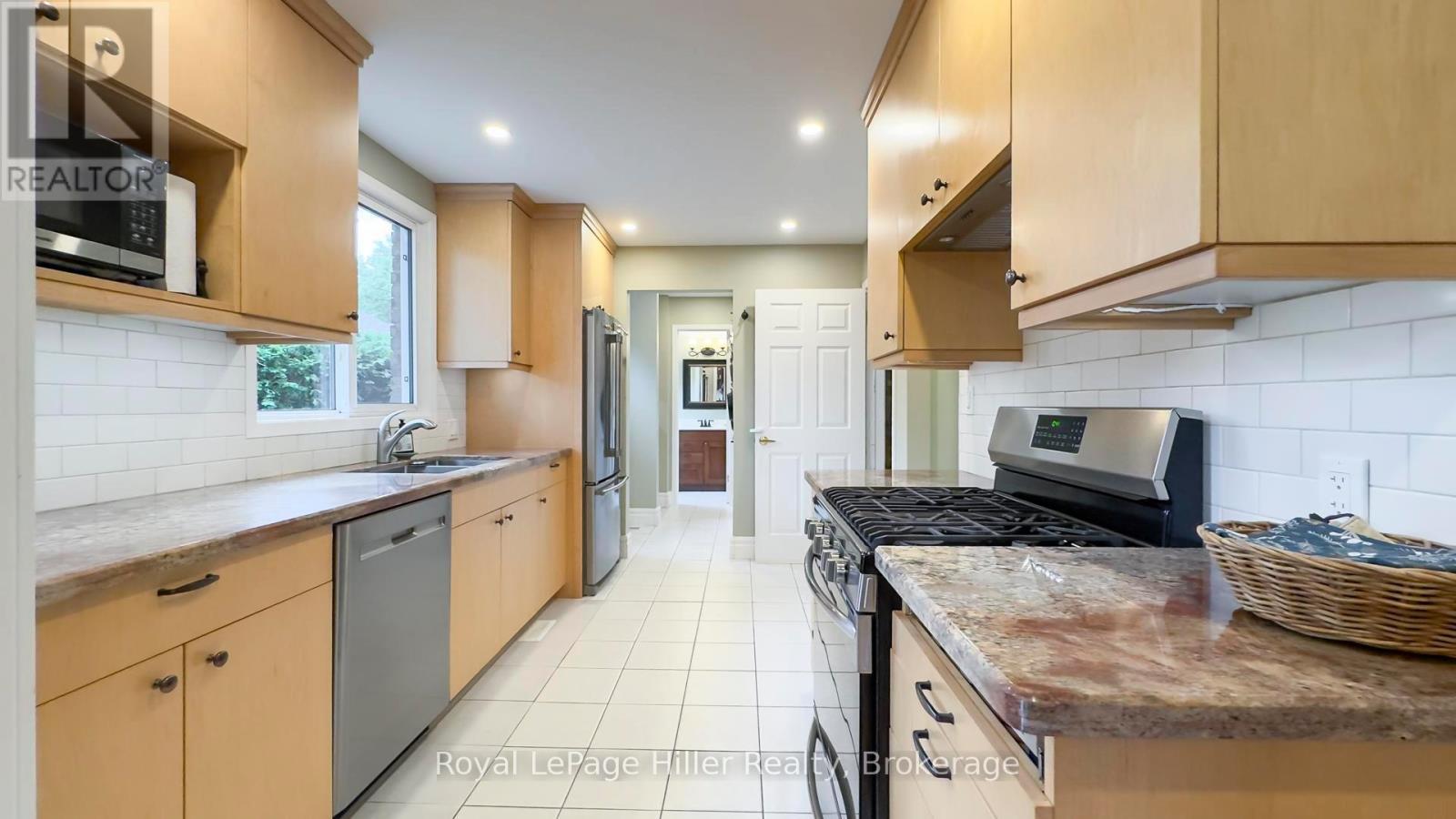 












398 GLENDON ROAD

,
Stratford,




Ontario
N5A6Y7


