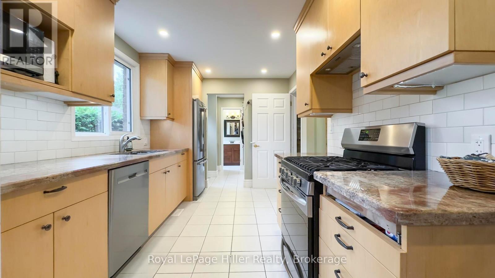 












398 GLENDON ROAD

,
Stratford,




Ontario
N5A6Y7

