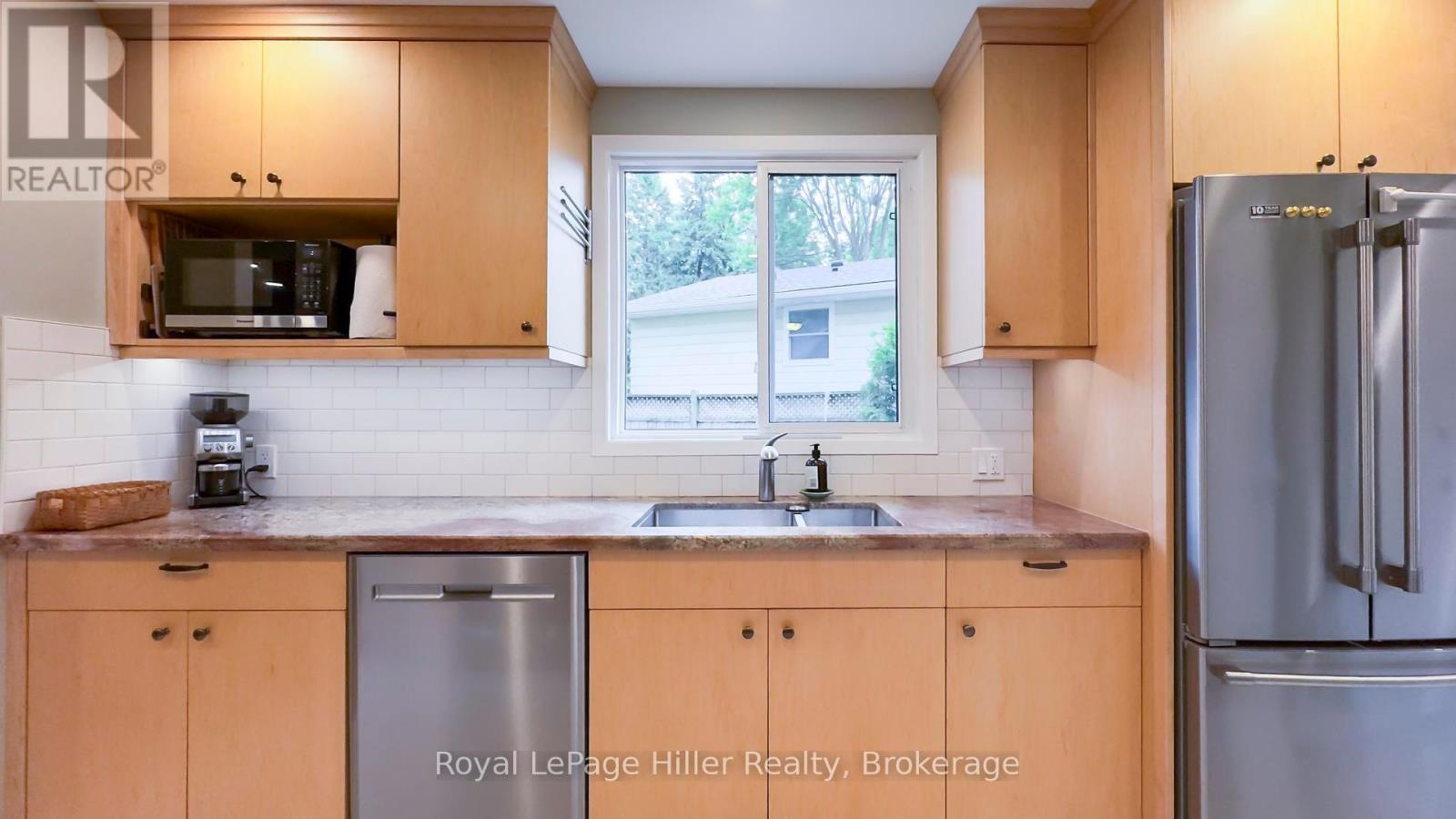 












398 GLENDON ROAD

,
Stratford,




Ontario
N5A6Y7


