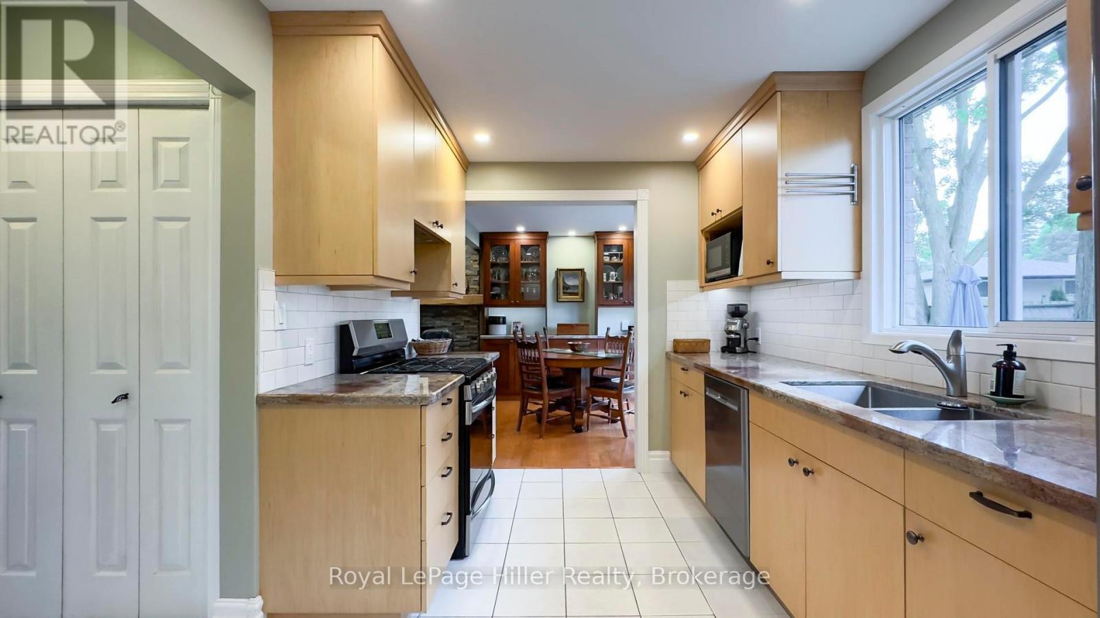 












398 GLENDON ROAD

,
Stratford,




Ontario
N5A6Y7

