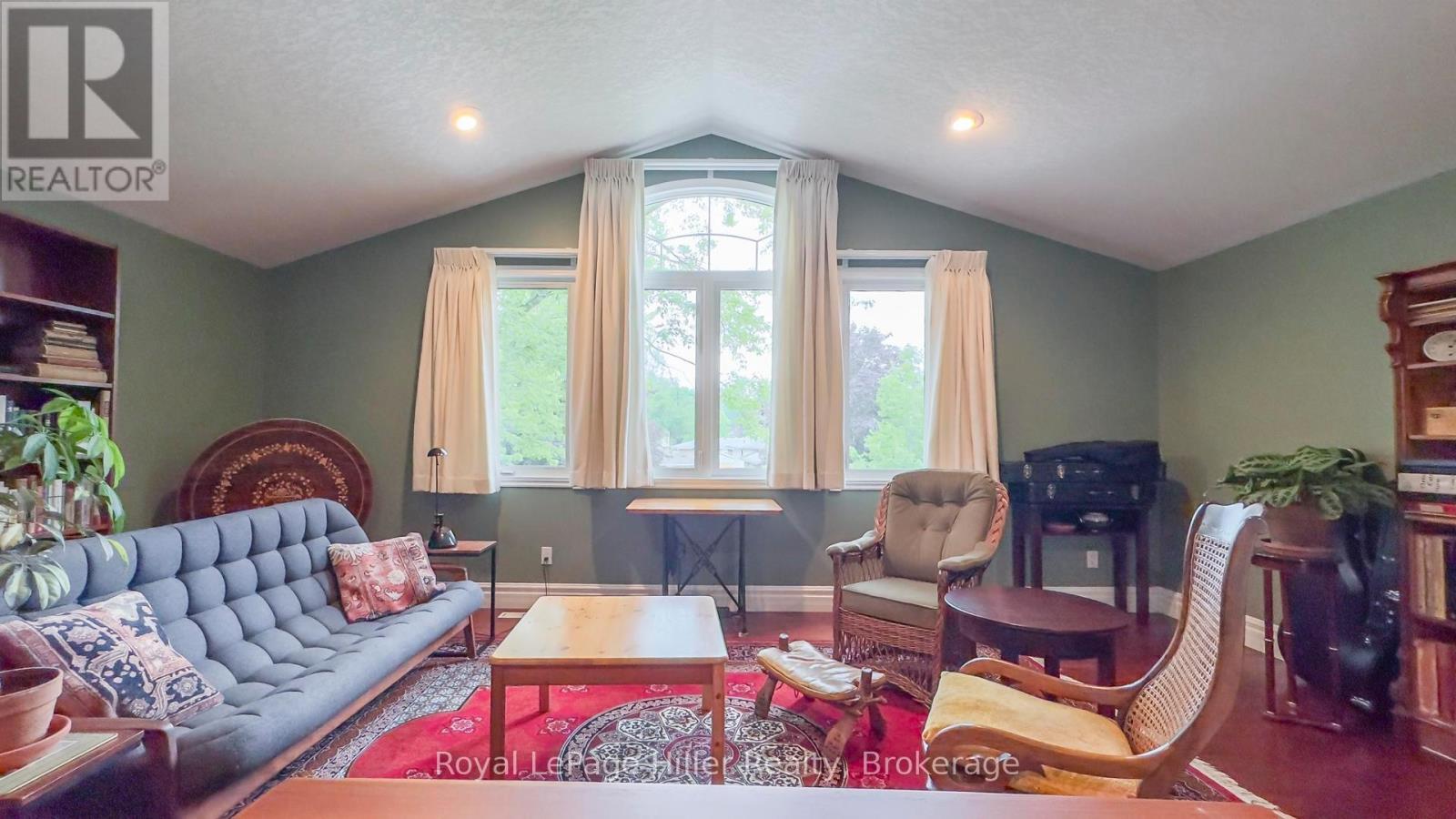 












398 GLENDON ROAD

,
Stratford,




Ontario
N5A6Y7

