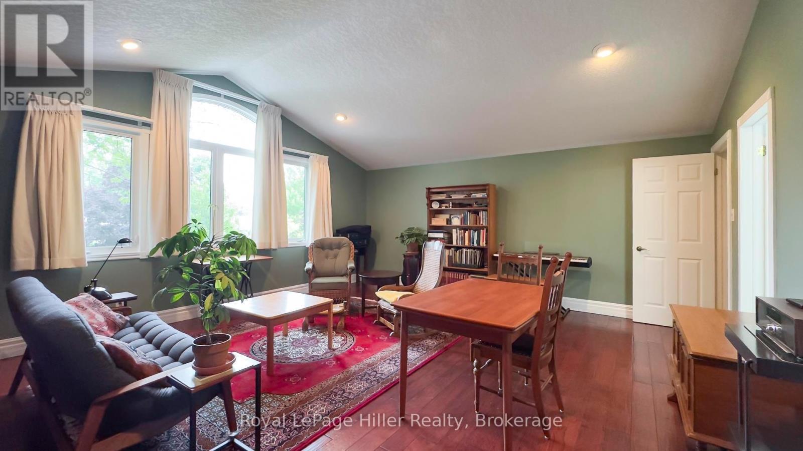 












398 GLENDON ROAD

,
Stratford,




Ontario
N5A6Y7

