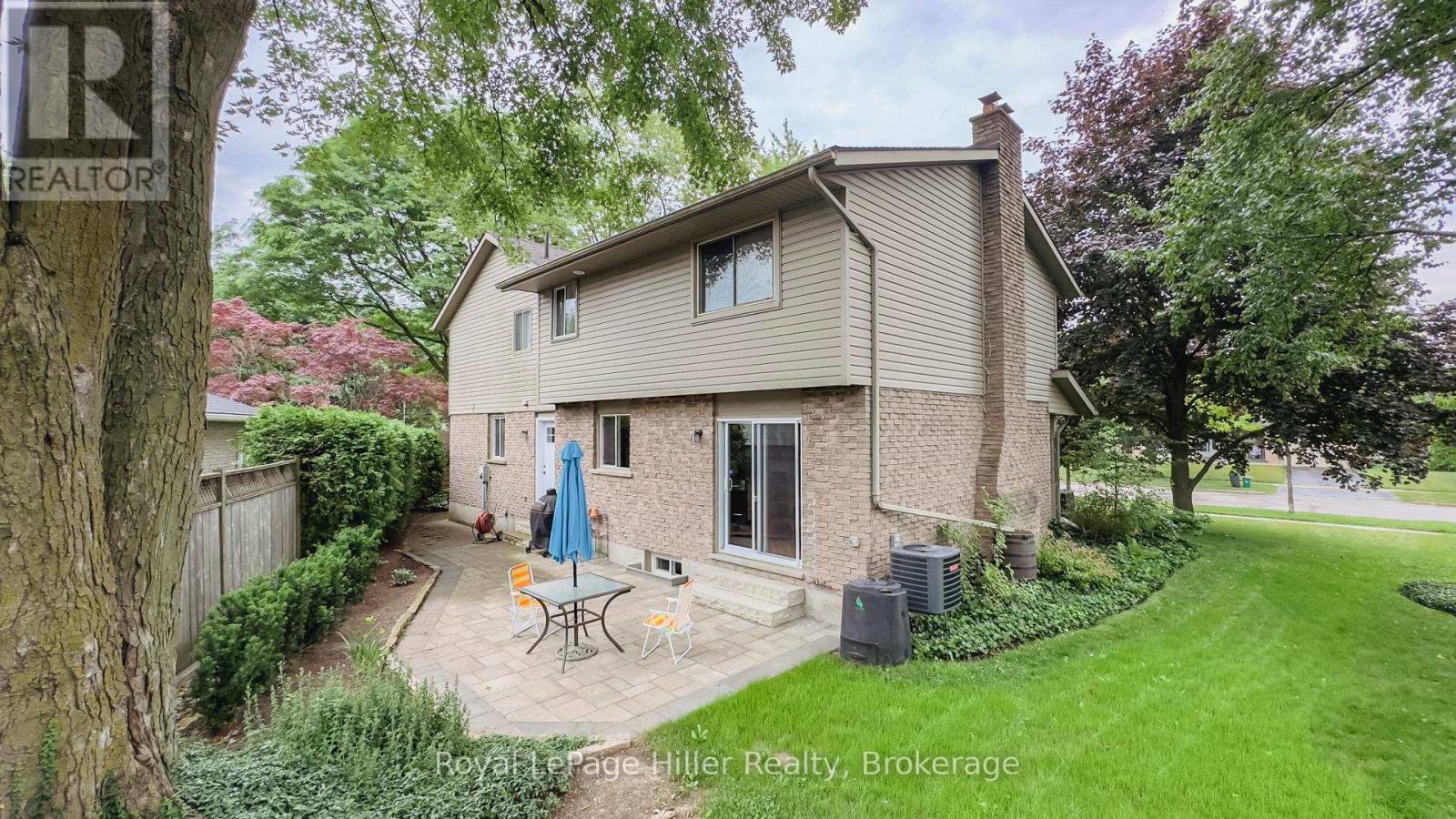 












398 GLENDON ROAD

,
Stratford,




Ontario
N5A6Y7

