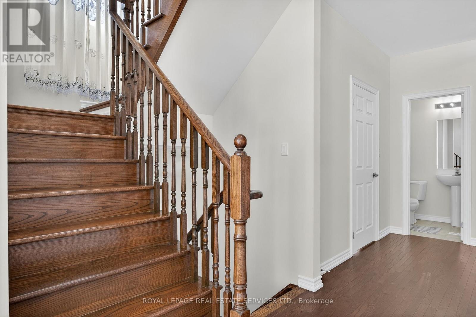 












33 PEARL STREET

,
Wasaga Beach,




Ontario
L9Z1J6


