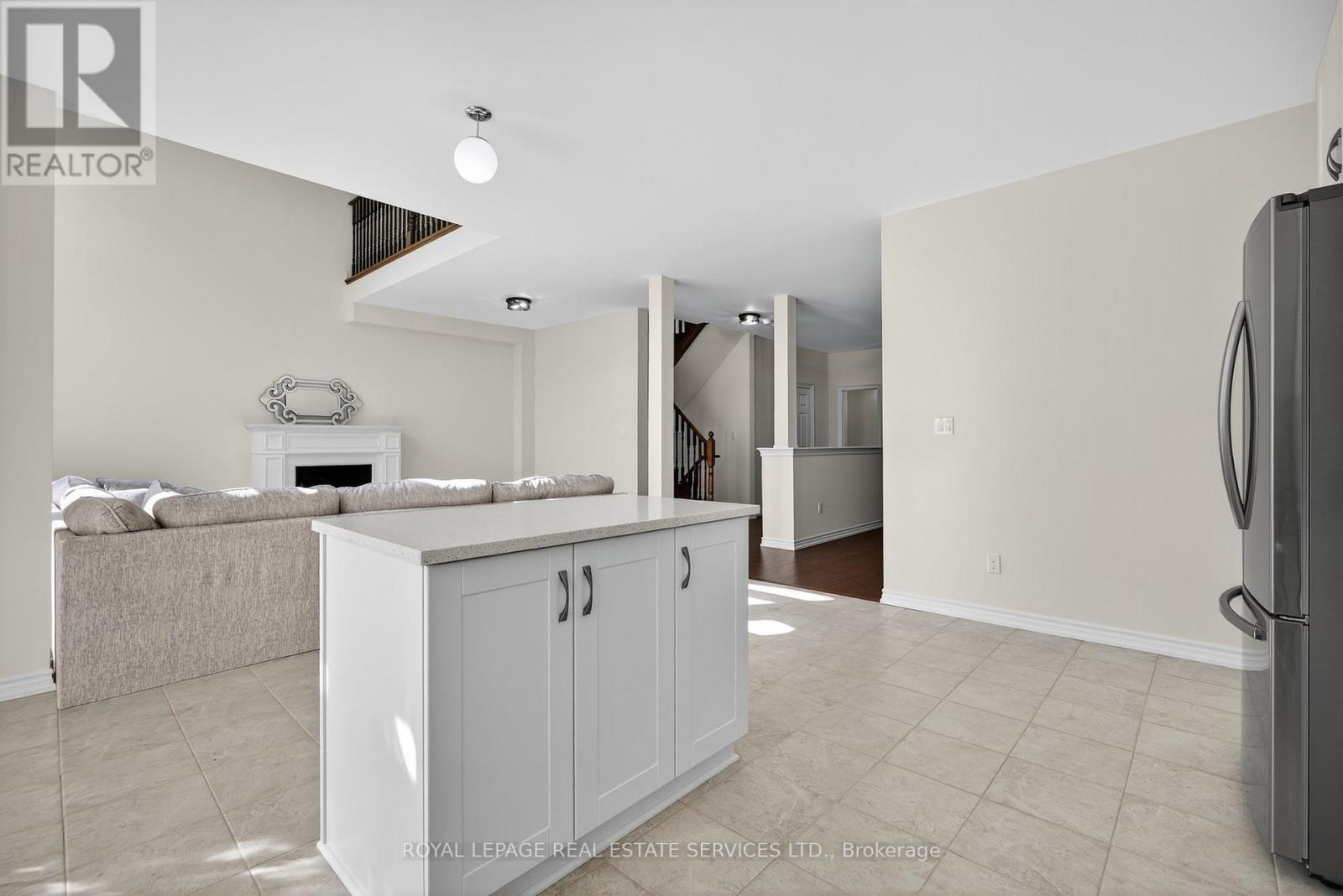 












33 PEARL STREET

,
Wasaga Beach,




Ontario
L9Z1J6

