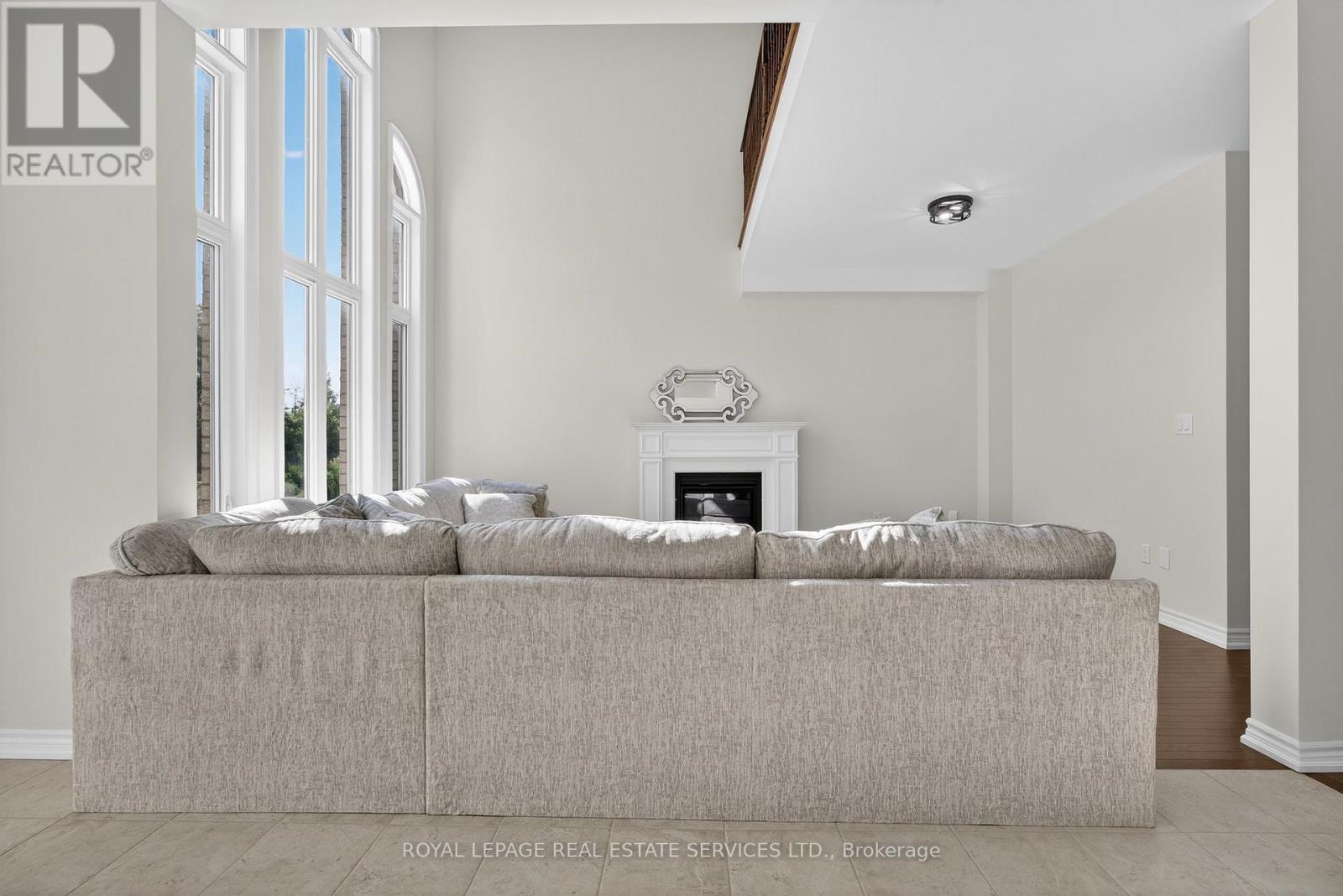 












33 PEARL STREET

,
Wasaga Beach,




Ontario
L9Z1J6

