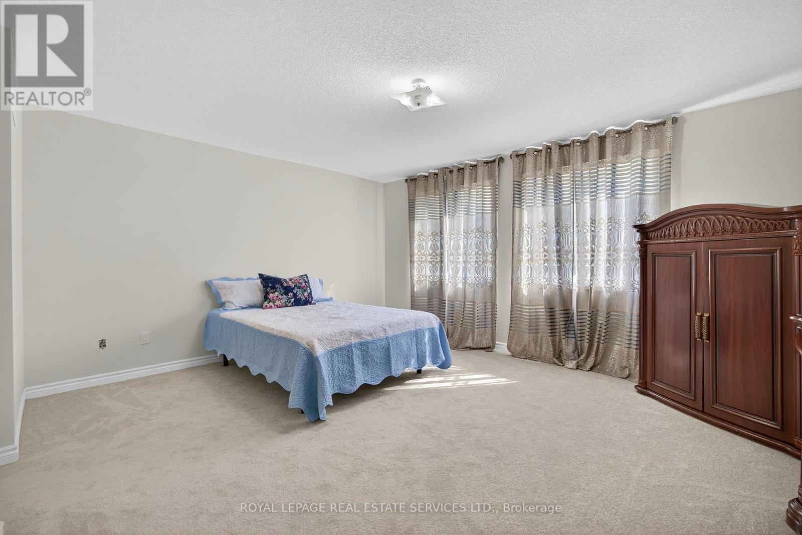 












33 PEARL STREET

,
Wasaga Beach,




Ontario
L9Z1J6

