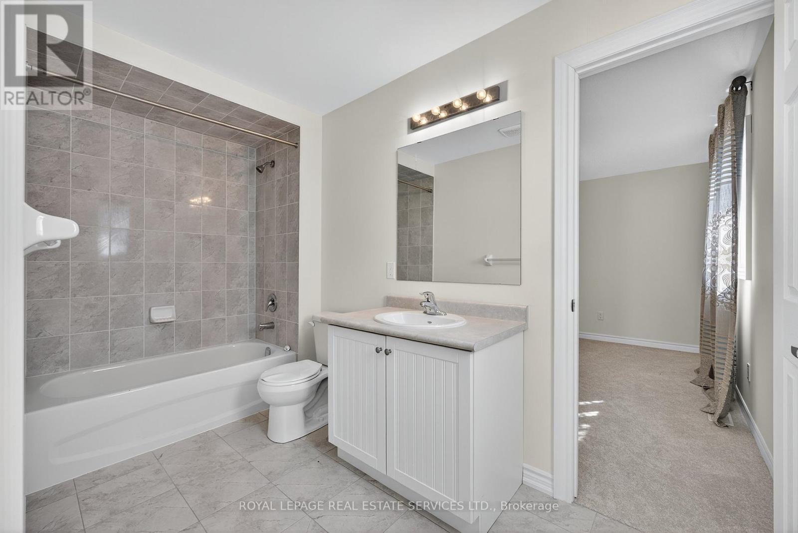 












33 PEARL STREET

,
Wasaga Beach,




Ontario
L9Z1J6

