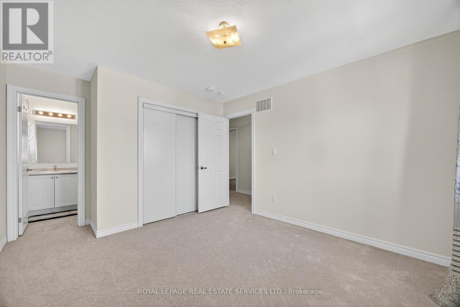 












33 PEARL STREET

,
Wasaga Beach,




Ontario
L9Z1J6

