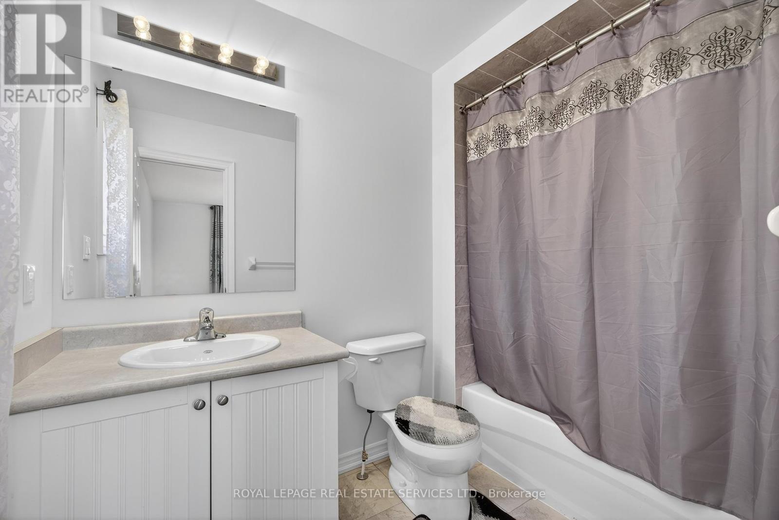 












33 PEARL STREET

,
Wasaga Beach,




Ontario
L9Z1J6

