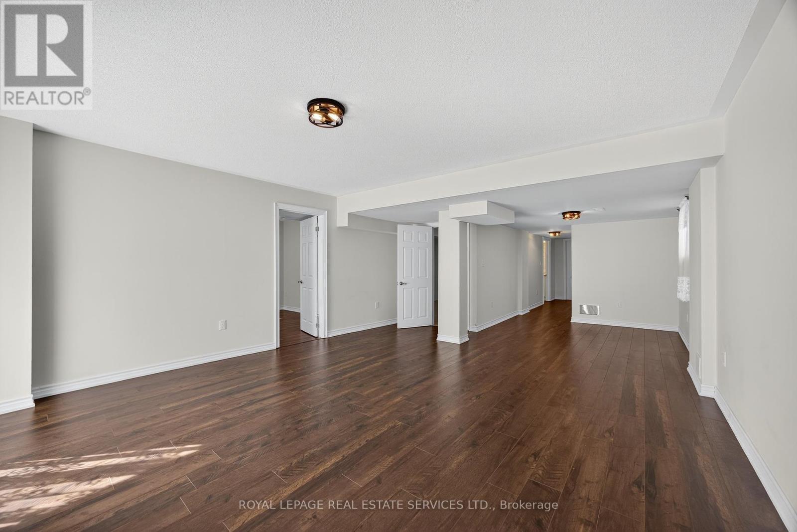 












33 PEARL STREET

,
Wasaga Beach,




Ontario
L9Z1J6


