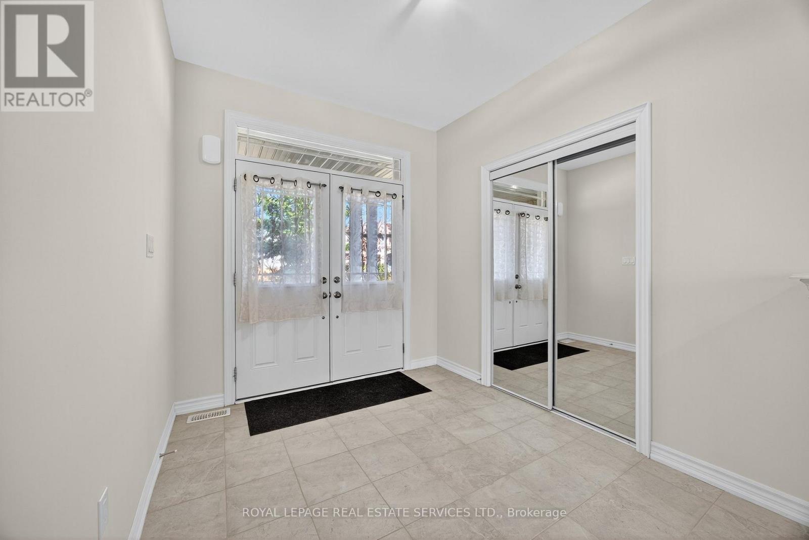 












33 PEARL STREET

,
Wasaga Beach,




Ontario
L9Z1J6

