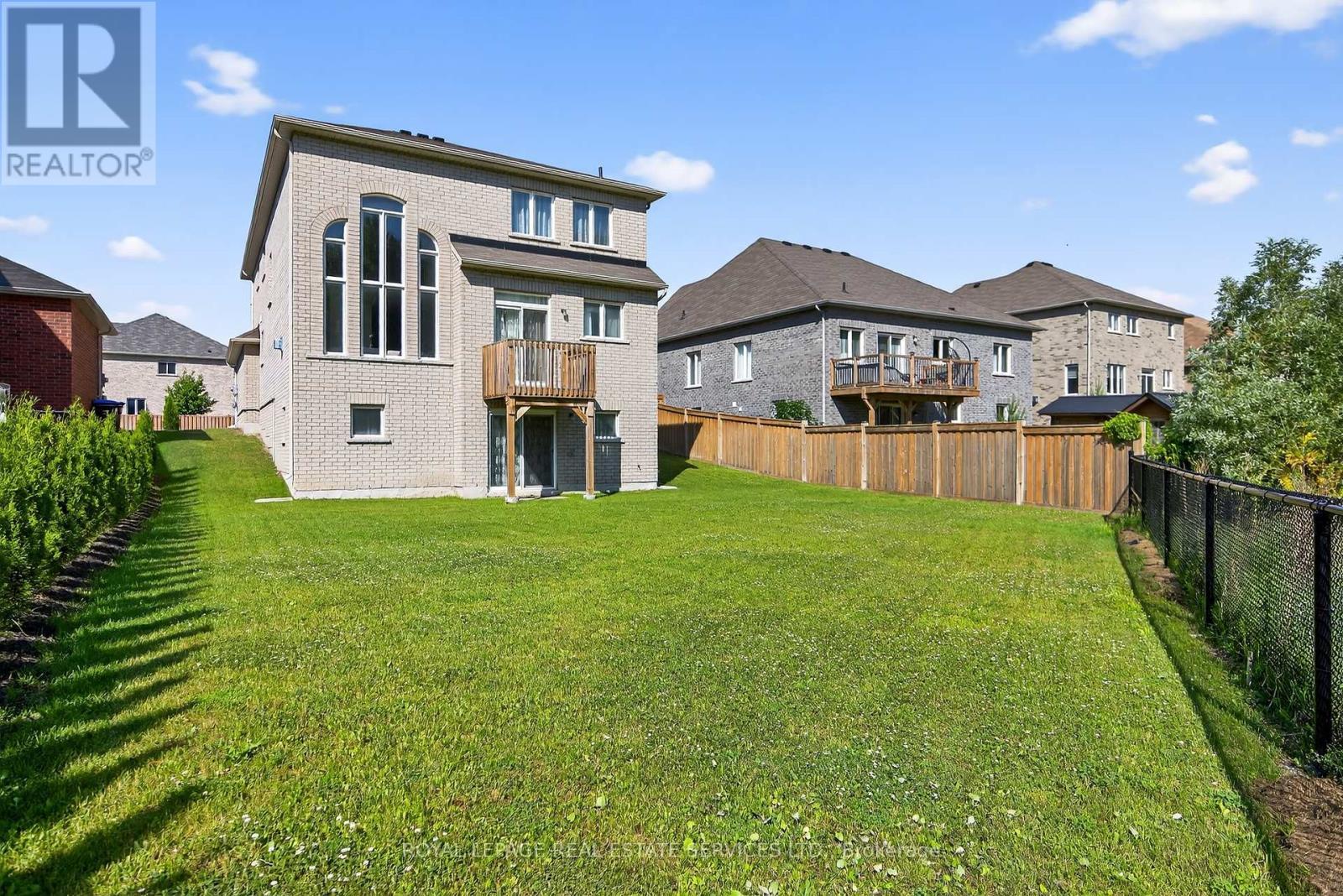 












33 PEARL STREET

,
Wasaga Beach,




Ontario
L9Z1J6

