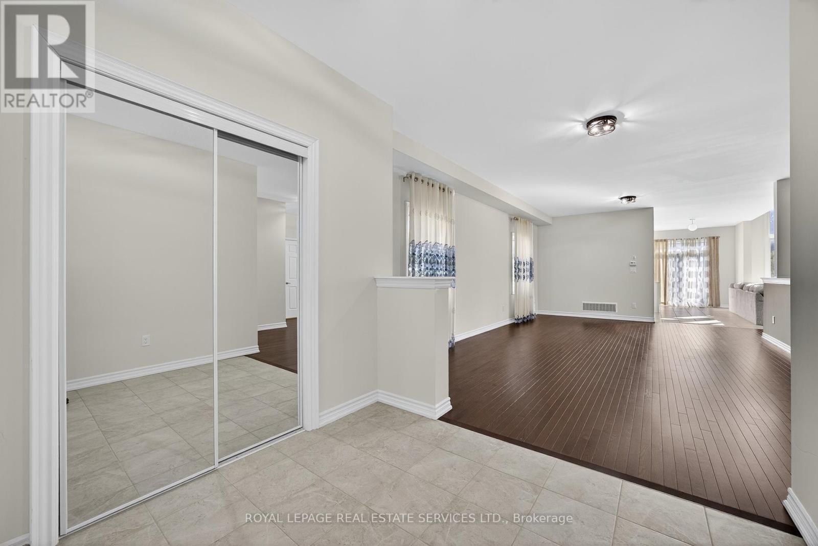












33 PEARL STREET

,
Wasaga Beach,




Ontario
L9Z1J6

