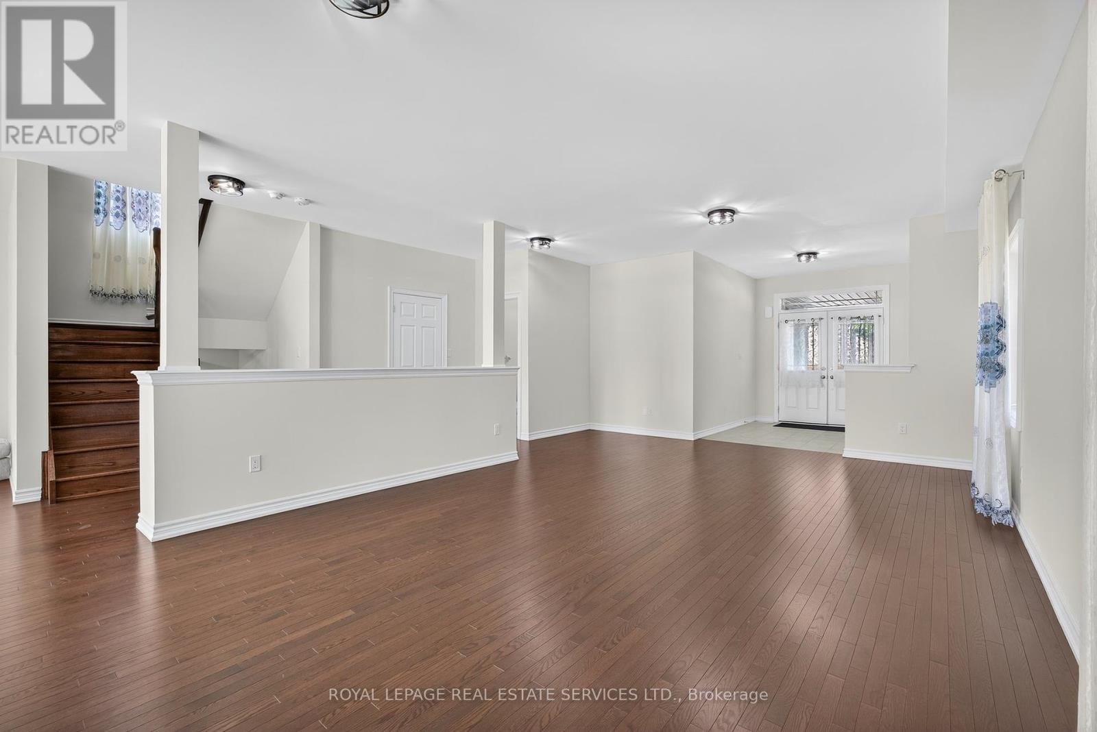 












33 PEARL STREET

,
Wasaga Beach,




Ontario
L9Z1J6


