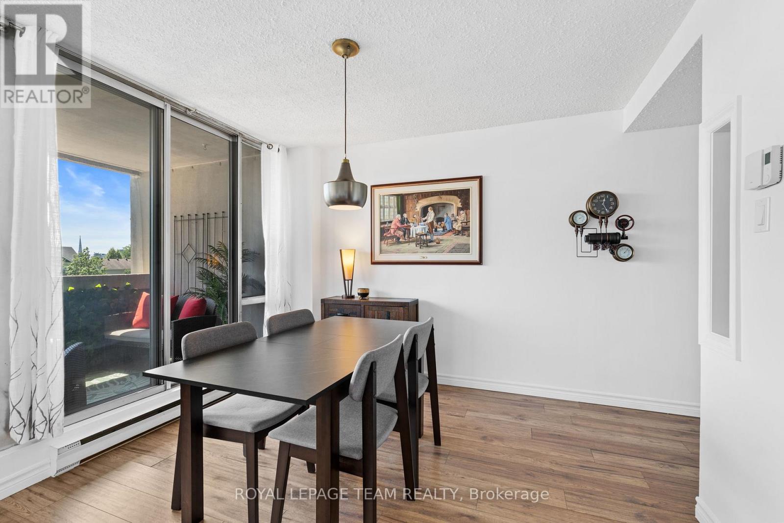 












604 - 530 LAURIER AVENUE W

,
Ottawa,




Ontario
K1R7T1

