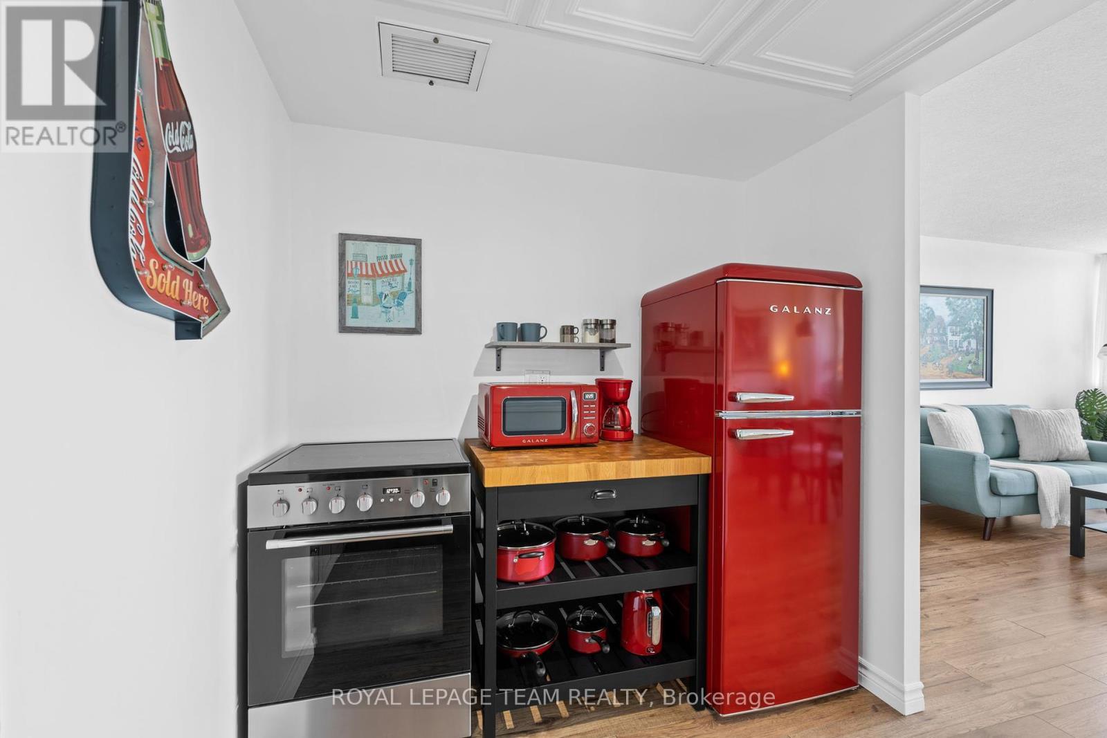 












604 - 530 LAURIER AVENUE W

,
Ottawa,




Ontario
K1R7T1

