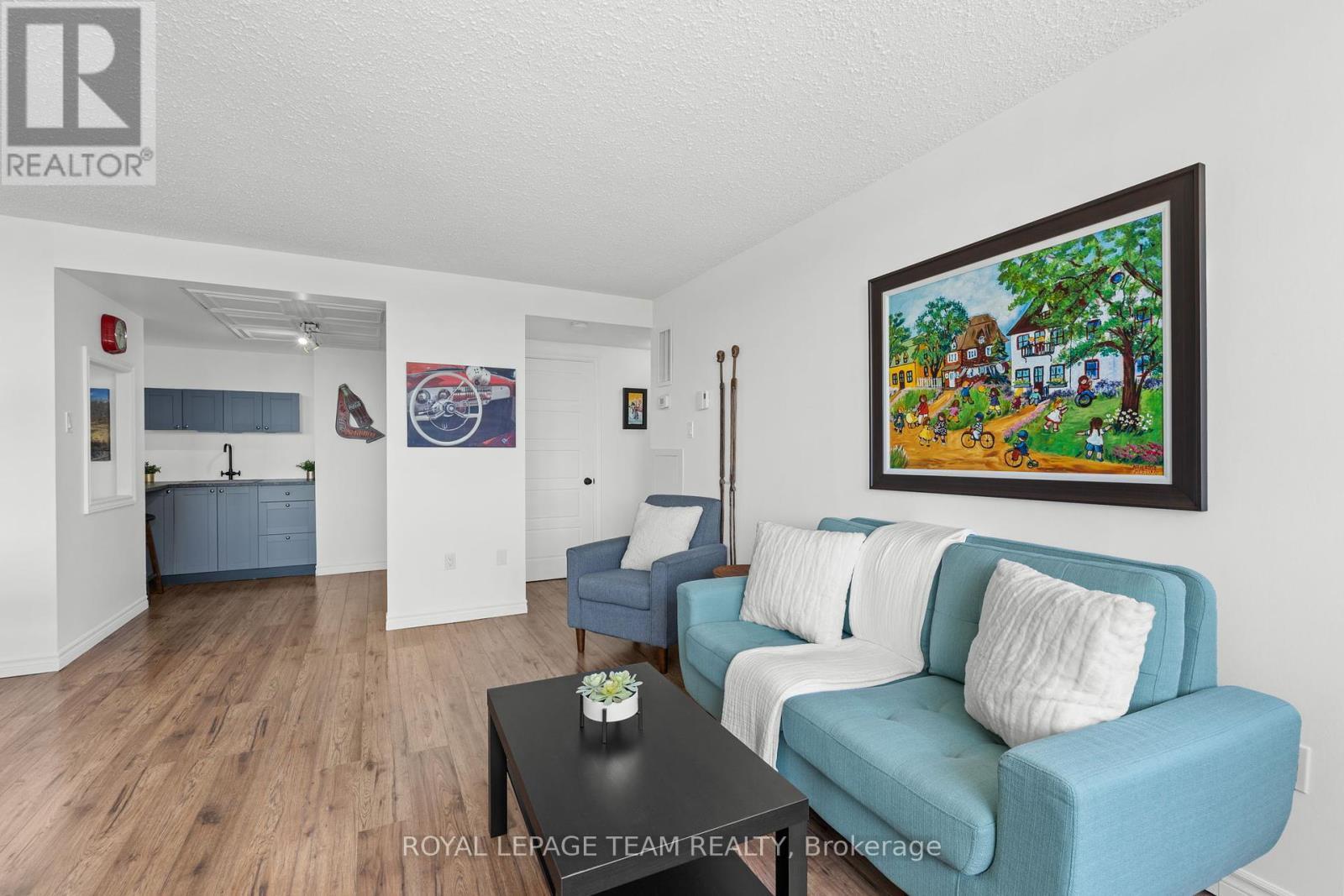












604 - 530 LAURIER AVENUE W

,
Ottawa,




Ontario
K1R7T1

